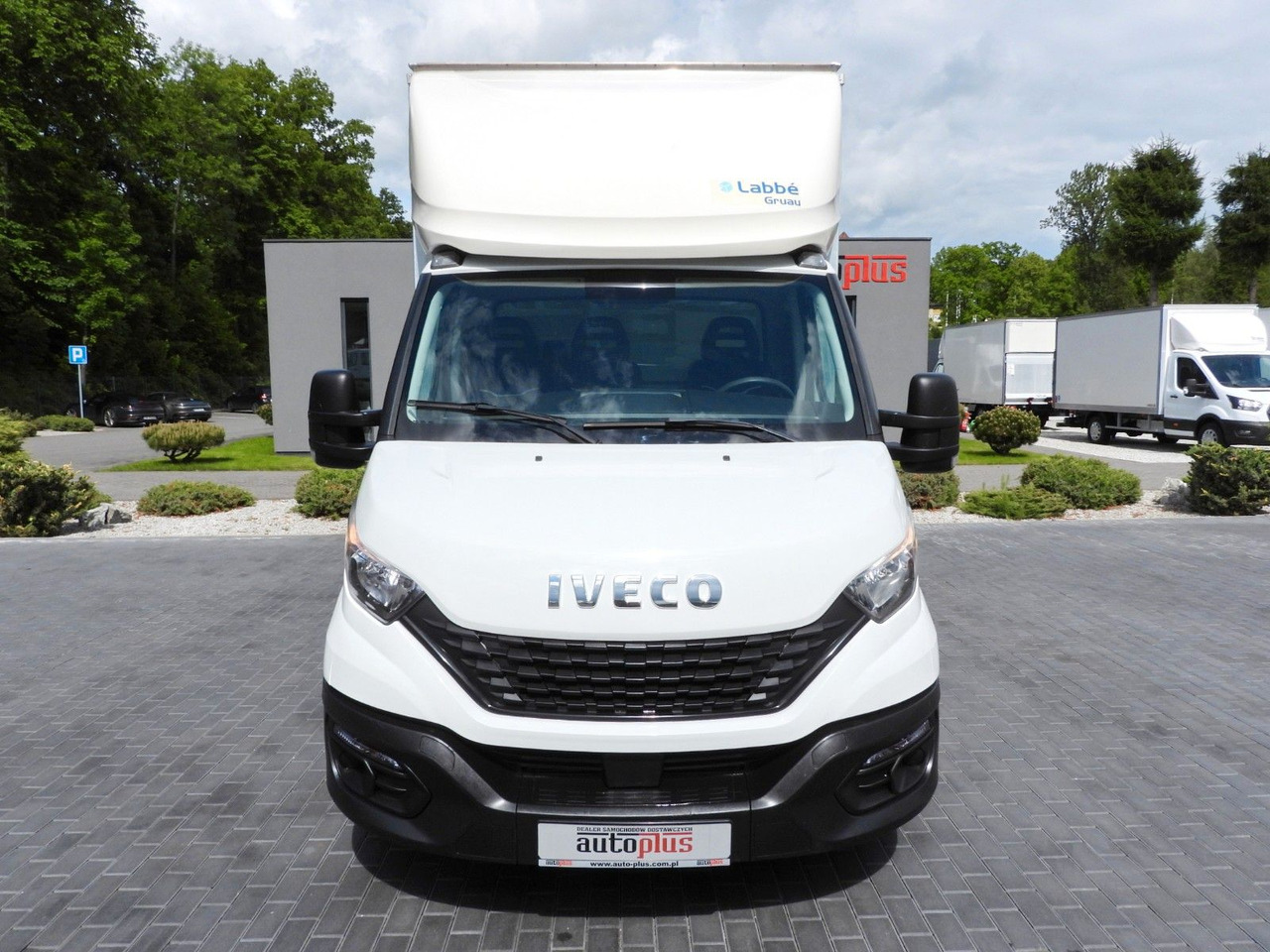 Iveco DAILY 35C16 KOFFER AUFZUG 8 PALETTEN TEMPOMAT Iveco DAILY 35C16 KOFFER AUFZUG 8 PALETTEN TEMPOMAT - Dostavno vozilo sa zatvorenim sandukom: slika Iveco DAILY 35C16 KOFFER AUFZUG 8 PALETTEN TEMPOMAT Iveco DAILY 35C16 KOFFER AUFZUG 8 PALETTEN TEMPOMAT - Dostavno vozilo sa zatvorenim sandukom Iveco DAILY 35C16 KOFFER AUFZUG 8 PALETTEN TEMPOMAT Iveco DAILY 35C16 KOFFER AUFZUG 8 PALETTEN TEMPOMAT - Dostavno vozilo sa zatvorenim sandukom: slika Iveco DAILY 35C16 KOFFER AUFZUG 8 PALETTEN TEMPOMAT Iveco DAILY 35C16 KOFFER AUFZUG 8 PALETTEN TEMPOMAT - Dostavno vozilo sa zatvorenim sandukom