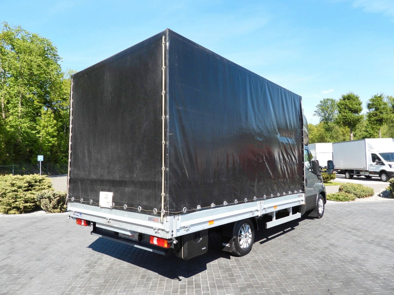 Iveco DAILY 35S18 PRITSCHE PLANE 10 PALETTEN WEBASTO - Dostavno vozilo s ceradom, Dostavno vozilo s dvostrukom kabinom: slika Iveco DAILY 35S18 PRITSCHE PLANE 10 PALETTEN WEBASTO - Dostavno vozilo s ceradom, Dostavno vozilo s dvostrukom kabinom Iveco DAILY 35S18 PRITSCHE PLANE 10 PALETTEN WEBASTO - Dostavno vozilo s ceradom, Dostavno vozilo s dvostrukom kabinom: slika Iveco DAILY 35S18 PRITSCHE PLANE 10 PALETTEN WEBASTO - Dostavno vozilo s ceradom, Dostavno vozilo s dvostrukom kabinom