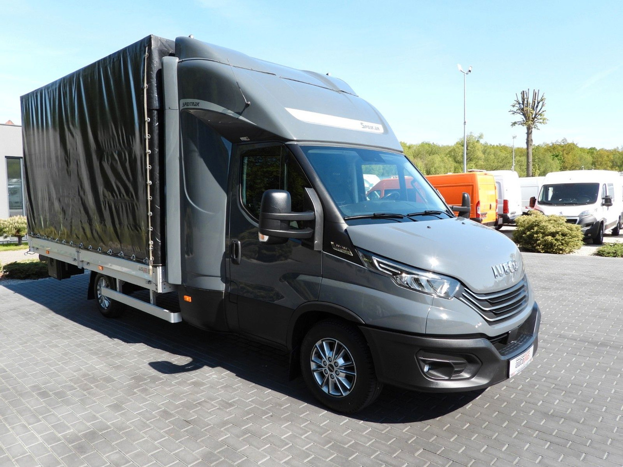 Iveco DAILY 35S18 PRITSCHE PLANE 10 PALETTEN WEBASTO - Dostavno vozilo s ceradom, Dostavno vozilo s dvostrukom kabinom: slika Iveco DAILY 35S18 PRITSCHE PLANE 10 PALETTEN WEBASTO - Dostavno vozilo s ceradom, Dostavno vozilo s dvostrukom kabinom Iveco DAILY 35S18 PRITSCHE PLANE 10 PALETTEN WEBASTO - Dostavno vozilo s ceradom, Dostavno vozilo s dvostrukom kabinom: slika Iveco DAILY 35S18 PRITSCHE PLANE 10 PALETTEN WEBASTO - Dostavno vozilo s ceradom, Dostavno vozilo s dvostrukom kabinom