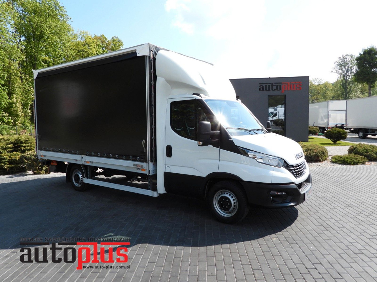 Iveco DAILY 35S18 PRITSCHE PLANE AUFZUG 8 PALETTEN - Dostavno vozilo s ceradom: slika Iveco DAILY 35S18 PRITSCHE PLANE AUFZUG 8 PALETTEN - Dostavno vozilo s ceradom Iveco DAILY 35S18 PRITSCHE PLANE AUFZUG 8 PALETTEN - Dostavno vozilo s ceradom: slika Iveco DAILY 35S18 PRITSCHE PLANE AUFZUG 8 PALETTEN - Dostavno vozilo s ceradom