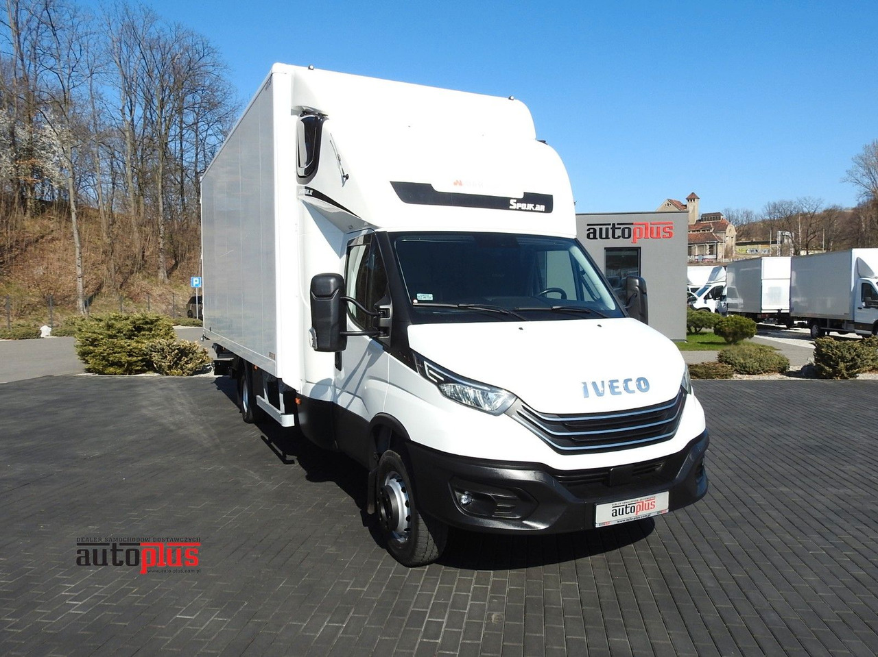 Iveco DAILY 70C18 KOFFER AUFZUG 14 PALETTEN WEBASTO - Dostavno vozilo sa zatvorenim sandukom, Dostavno vozilo s dvostrukom kabinom: slika Iveco DAILY 70C18 KOFFER AUFZUG 14 PALETTEN WEBASTO - Dostavno vozilo sa zatvorenim sandukom, Dostavno vozilo s dvostrukom kabinom Iveco DAILY 70C18 KOFFER AUFZUG 14 PALETTEN WEBASTO - Dostavno vozilo sa zatvorenim sandukom, Dostavno vozilo s dvostrukom kabinom: slika Iveco DAILY 70C18 KOFFER AUFZUG 14 PALETTEN WEBASTO - Dostavno vozilo sa zatvorenim sandukom, Dostavno vozilo s dvostrukom kabinom