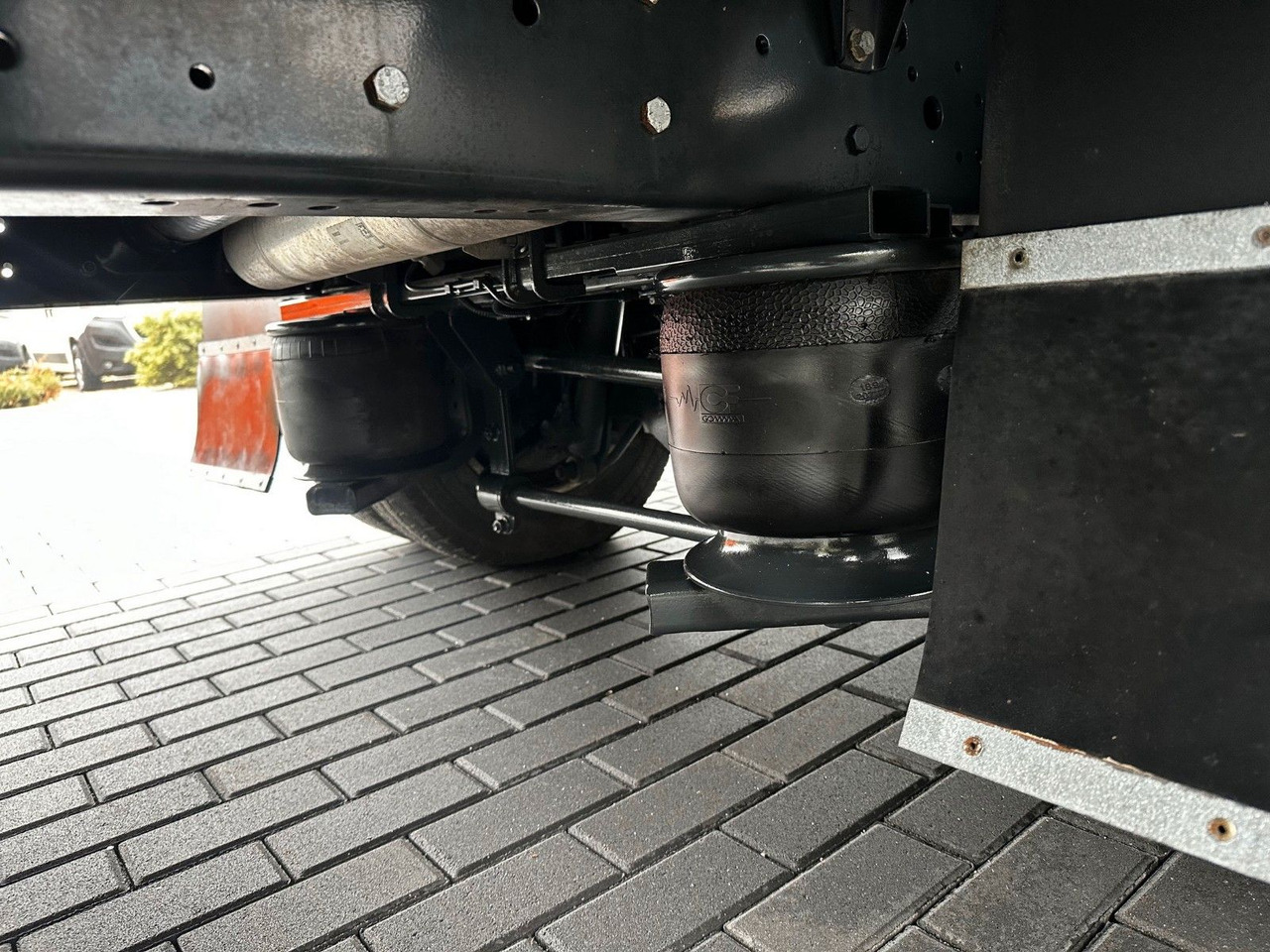 Zakup  Iveco DAILY 72C18 PRITSCHE PLANE AUFZUG 16 PALETTEN Iveco DAILY 72C18 PRITSCHE PLANE AUFZUG 16 PALETTEN: slika Zakup  Iveco DAILY 72C18 PRITSCHE PLANE AUFZUG 16 PALETTEN Iveco DAILY 72C18 PRITSCHE PLANE AUFZUG 16 PALETTEN
