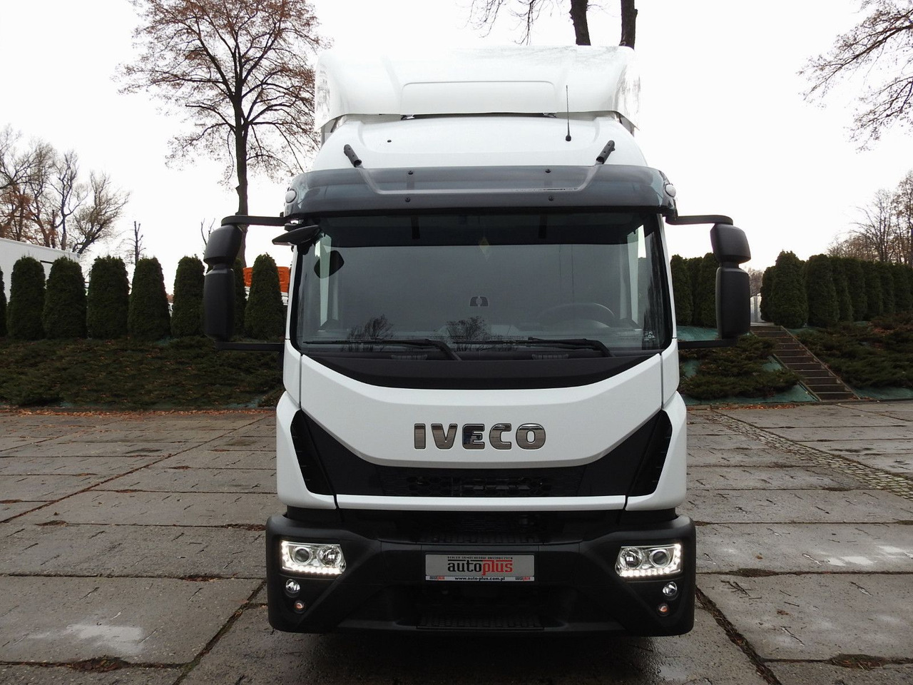 Iveco EUROCARGO 120-250 PRITSCHE PLANE 18 PALETTEN A/C - Kamion s ceradom: slika Iveco EUROCARGO 120-250 PRITSCHE PLANE 18 PALETTEN A/C - Kamion s ceradom Iveco EUROCARGO 120-250 PRITSCHE PLANE 18 PALETTEN A/C - Kamion s ceradom: slika Iveco EUROCARGO 120-250 PRITSCHE PLANE 18 PALETTEN A/C - Kamion s ceradom