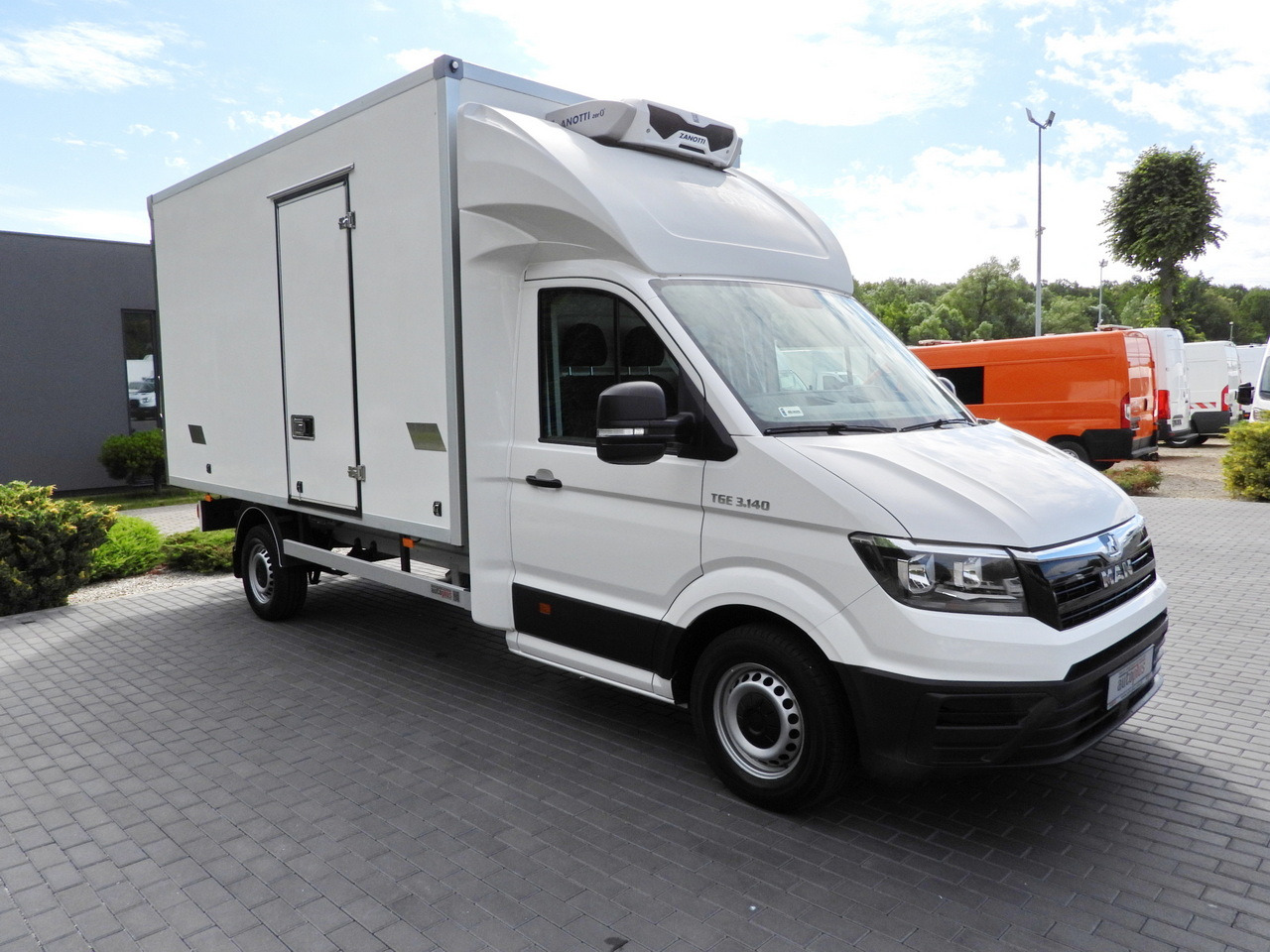 MAN TGE 3.140 REGRIGERATOR BOX -1*C 8 PALLETS HEATING FUNCTION CRUISE CONTROL PNEUMATICS AIR CONDITIONING 140HP - Dostavno vozilo hladnjača: slika MAN TGE 3.140 REGRIGERATOR BOX -1*C 8 PALLETS HEATING FUNCTION CRUISE CONTROL PNEUMATICS AIR CONDITIONING 140HP - Dostavno vozilo hladnjača MAN TGE 3.140 REGRIGERATOR BOX -1*C 8 PALLETS HEATING FUNCTION CRUISE CONTROL PNEUMATICS AIR CONDITIONING 140HP - Dostavno vozilo hladnjača: slika MAN TGE 3.140 REGRIGERATOR BOX -1*C 8 PALLETS HEATING FUNCTION CRUISE CONTROL PNEUMATICS AIR CONDITIONING 140HP - Dostavno vozilo hladnjača