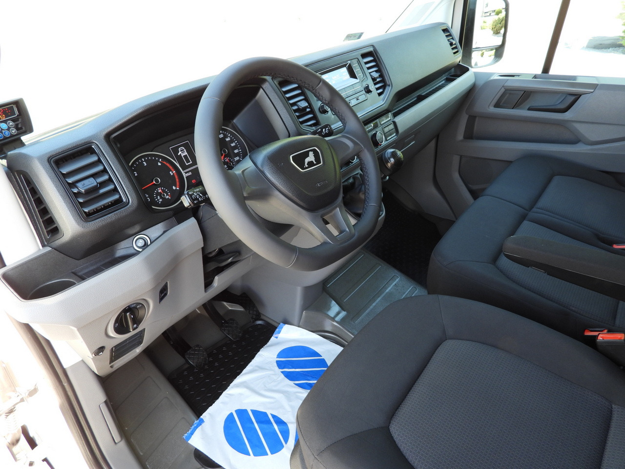 MAN TGE 3.140 REGRIGERATOR BOX -1*C 8 PALLETS HEATING FUNCTION CRUISE CONTROL PNEUMATICS AIR CONDITIONING 140HP - Dostavno vozilo hladnjača: slika MAN TGE 3.140 REGRIGERATOR BOX -1*C 8 PALLETS HEATING FUNCTION CRUISE CONTROL PNEUMATICS AIR CONDITIONING 140HP - Dostavno vozilo hladnjača MAN TGE 3.140 REGRIGERATOR BOX -1*C 8 PALLETS HEATING FUNCTION CRUISE CONTROL PNEUMATICS AIR CONDITIONING 140HP - Dostavno vozilo hladnjača: slika MAN TGE 3.140 REGRIGERATOR BOX -1*C 8 PALLETS HEATING FUNCTION CRUISE CONTROL PNEUMATICS AIR CONDITIONING 140HP - Dostavno vozilo hladnjača