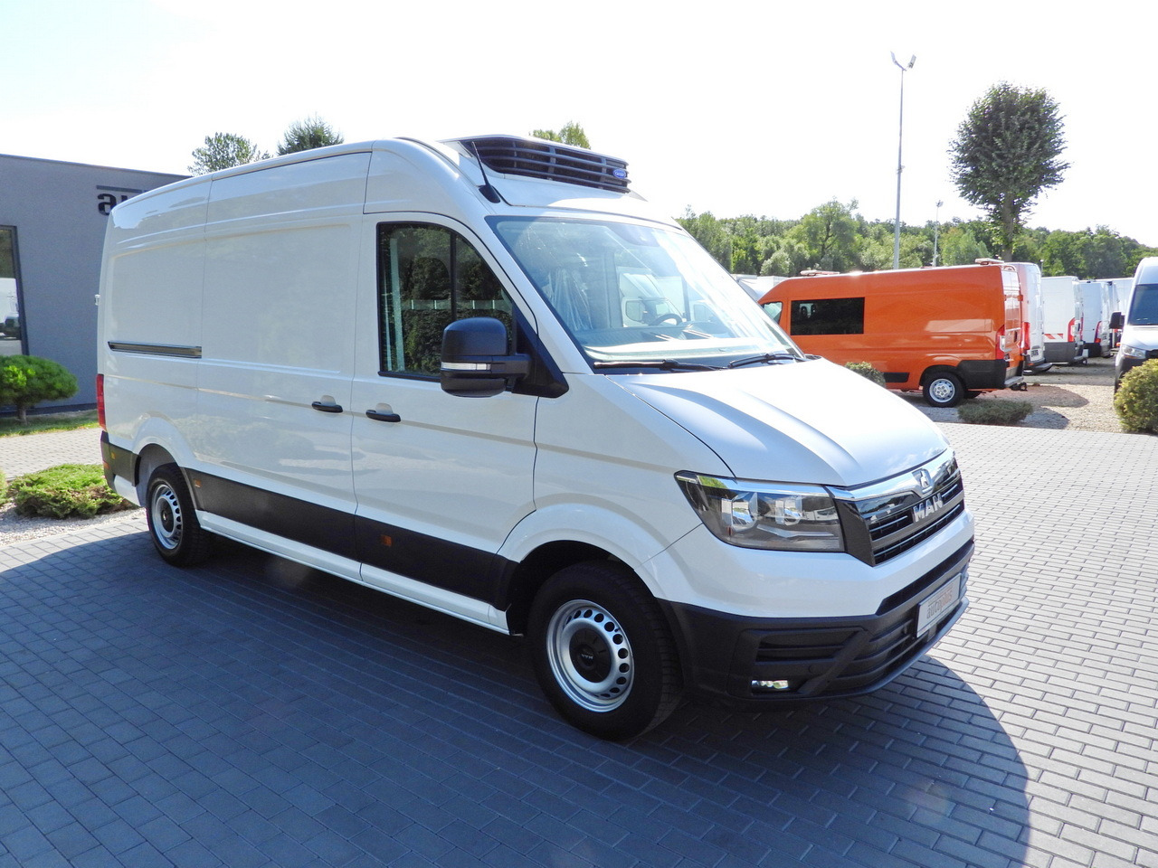 MAN TGE REFRIGERATOR VAN -5*C POWER SUPPLY 230V CRUISE CONTROL AUTOMATIC TRANSMISSION AIR CONDITIONING 180HP - Dostavno vozilo hladnjača: slika MAN TGE REFRIGERATOR VAN -5*C POWER SUPPLY 230V CRUISE CONTROL AUTOMATIC TRANSMISSION AIR CONDITIONING 180HP - Dostavno vozilo hladnjača MAN TGE REFRIGERATOR VAN -5*C POWER SUPPLY 230V CRUISE CONTROL AUTOMATIC TRANSMISSION AIR CONDITIONING 180HP - Dostavno vozilo hladnjača: slika MAN TGE REFRIGERATOR VAN -5*C POWER SUPPLY 230V CRUISE CONTROL AUTOMATIC TRANSMISSION AIR CONDITIONING 180HP - Dostavno vozilo hladnjača