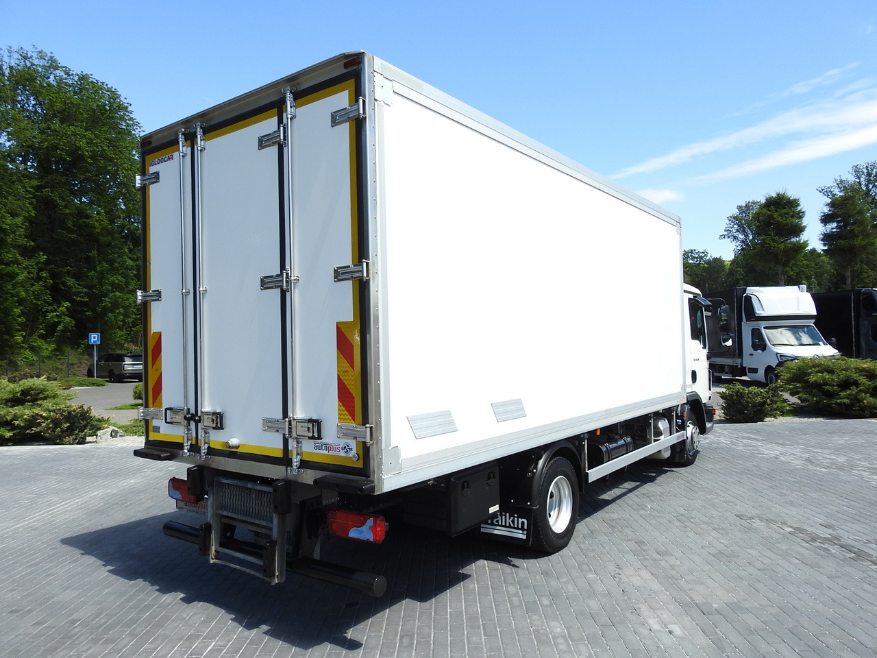 MAN TGL 10.180 REGRIGERATOR BOX -20*C 11 PALLETS POWER SUPPLY 230V AIR CONDITIONING PNEUMATICS TWIN WHEELS 180HP - Kamion hladnjača: slika MAN TGL 10.180 REGRIGERATOR BOX -20*C 11 PALLETS POWER SUPPLY 230V AIR CONDITIONING PNEUMATICS TWIN WHEELS 180HP - Kamion hladnjača MAN TGL 10.180 REGRIGERATOR BOX -20*C 11 PALLETS POWER SUPPLY 230V AIR CONDITIONING PNEUMATICS TWIN WHEELS 180HP - Kamion hladnjača: slika MAN TGL 10.180 REGRIGERATOR BOX -20*C 11 PALLETS POWER SUPPLY 230V AIR CONDITIONING PNEUMATICS TWIN WHEELS 180HP - Kamion hladnjača