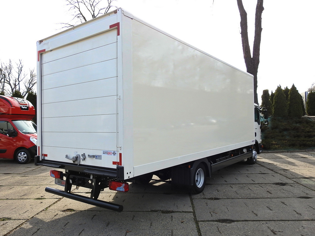 MAN TGL 8.18 BOX 16 PALLETS CRUISE CONTROL TWIN WHEELS 180HP - Kamion sandučar: slika MAN TGL 8.18 BOX 16 PALLETS CRUISE CONTROL TWIN WHEELS 180HP - Kamion sandučar MAN TGL 8.18 BOX 16 PALLETS CRUISE CONTROL TWIN WHEELS 180HP - Kamion sandučar: slika MAN TGL 8.18 BOX 16 PALLETS CRUISE CONTROL TWIN WHEELS 180HP - Kamion sandučar