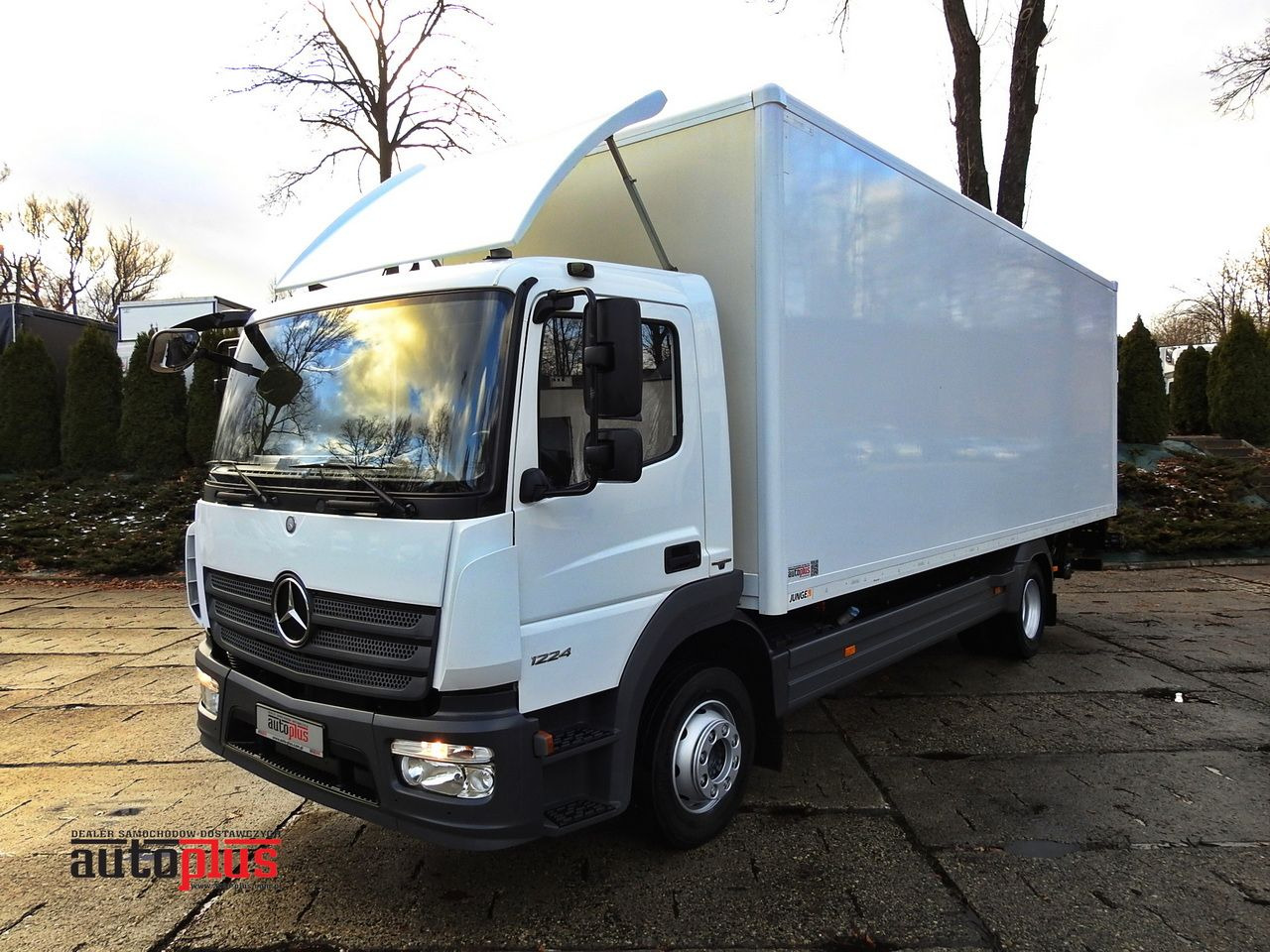 MERCEDES ATEGO 12.24 BOX LIFT 18 PALLETS CRUISE CONTROL AUTOMATIC TRANSMISSION TWIN WHEELS AIR CONDITIONING 240HP - Dostavno vozilo sa zatvorenim sandukom: slika MERCEDES ATEGO 12.24 BOX LIFT 18 PALLETS CRUISE CONTROL AUTOMATIC TRANSMISSION TWIN WHEELS AIR CONDITIONING 240HP - Dostavno vozilo sa zatvorenim sandukom MERCEDES ATEGO 12.24 BOX LIFT 18 PALLETS CRUISE CONTROL AUTOMATIC TRANSMISSION TWIN WHEELS AIR CONDITIONING 240HP - Dostavno vozilo sa zatvorenim sandukom: slika MERCEDES ATEGO 12.24 BOX LIFT 18 PALLETS CRUISE CONTROL AUTOMATIC TRANSMISSION TWIN WHEELS AIR CONDITIONING 240HP - Dostavno vozilo sa zatvorenim sandukom
