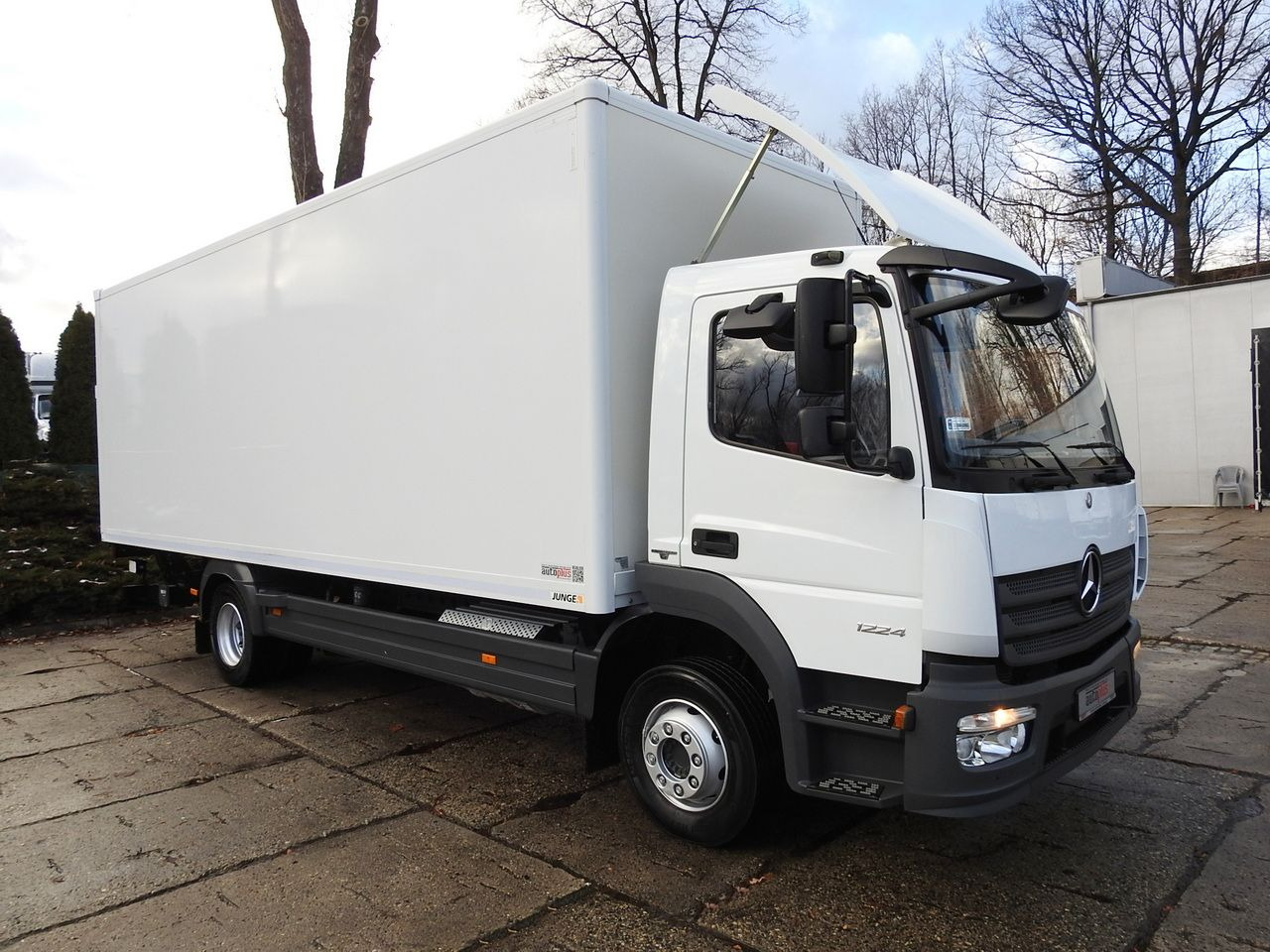 MERCEDES ATEGO 12.24 BOX LIFT 18 PALLETS CRUISE CONTROL AUTOMATIC TRANSMISSION TWIN WHEELS AIR CONDITIONING 240HP - Kamion sandučar: slika MERCEDES ATEGO 12.24 BOX LIFT 18 PALLETS CRUISE CONTROL AUTOMATIC TRANSMISSION TWIN WHEELS AIR CONDITIONING 240HP - Kamion sandučar MERCEDES ATEGO 12.24 BOX LIFT 18 PALLETS CRUISE CONTROL AUTOMATIC TRANSMISSION TWIN WHEELS AIR CONDITIONING 240HP - Kamion sandučar: slika MERCEDES ATEGO 12.24 BOX LIFT 18 PALLETS CRUISE CONTROL AUTOMATIC TRANSMISSION TWIN WHEELS AIR CONDITIONING 240HP - Kamion sandučar