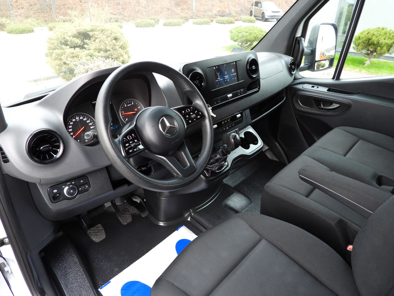 MERCEDES SPRINTER 314 REGRIGERATOR BOX -1*C CRUISE CONTROL NAVIGATION AIR CONDITIONING 140HP - Dostavno vozilo hladnjača: slika MERCEDES SPRINTER 314 REGRIGERATOR BOX -1*C CRUISE CONTROL NAVIGATION AIR CONDITIONING 140HP - Dostavno vozilo hladnjača MERCEDES SPRINTER 314 REGRIGERATOR BOX -1*C CRUISE CONTROL NAVIGATION AIR CONDITIONING 140HP - Dostavno vozilo hladnjača: slika MERCEDES SPRINTER 314 REGRIGERATOR BOX -1*C CRUISE CONTROL NAVIGATION AIR CONDITIONING 140HP - Dostavno vozilo hladnjača