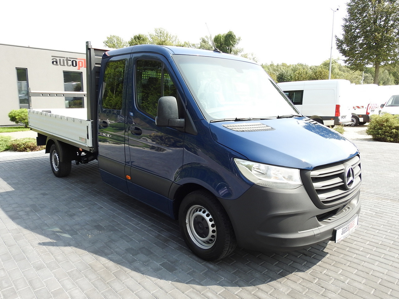 MERCEDES SPRINTER 316 STAKE BODY DOUBLE CABIN DOKA 7 SEATS AIR CONDITIONING 160HP - Dostavno vozilo s dvostrukom kabinom: slika MERCEDES SPRINTER 316 STAKE BODY DOUBLE CABIN DOKA 7 SEATS AIR CONDITIONING 160HP - Dostavno vozilo s dvostrukom kabinom MERCEDES SPRINTER 316 STAKE BODY DOUBLE CABIN DOKA 7 SEATS AIR CONDITIONING 160HP - Dostavno vozilo s dvostrukom kabinom: slika MERCEDES SPRINTER 316 STAKE BODY DOUBLE CABIN DOKA 7 SEATS AIR CONDITIONING 160HP - Dostavno vozilo s dvostrukom kabinom