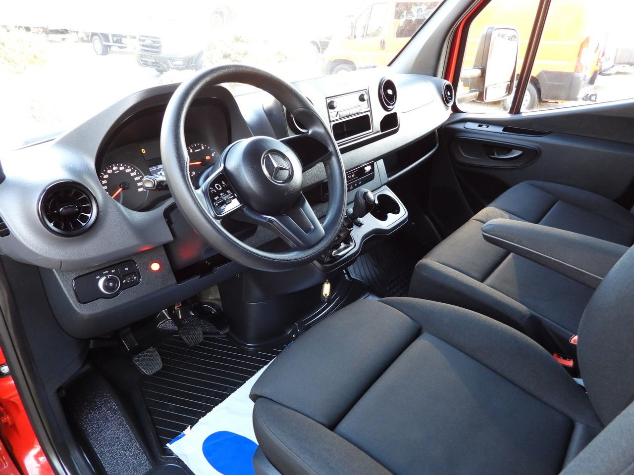 MERCEDES SPRINTER 316 TARPAULIN LIFT 8 PALLETS WEBASTO CRUISE CONTROL AIR CONDITIONING  160HP - Dostavno vozilo s ceradom: slika MERCEDES SPRINTER 316 TARPAULIN LIFT 8 PALLETS WEBASTO CRUISE CONTROL AIR CONDITIONING  160HP - Dostavno vozilo s ceradom MERCEDES SPRINTER 316 TARPAULIN LIFT 8 PALLETS WEBASTO CRUISE CONTROL AIR CONDITIONING  160HP - Dostavno vozilo s ceradom: slika MERCEDES SPRINTER 316 TARPAULIN LIFT 8 PALLETS WEBASTO CRUISE CONTROL AIR CONDITIONING  160HP - Dostavno vozilo s ceradom