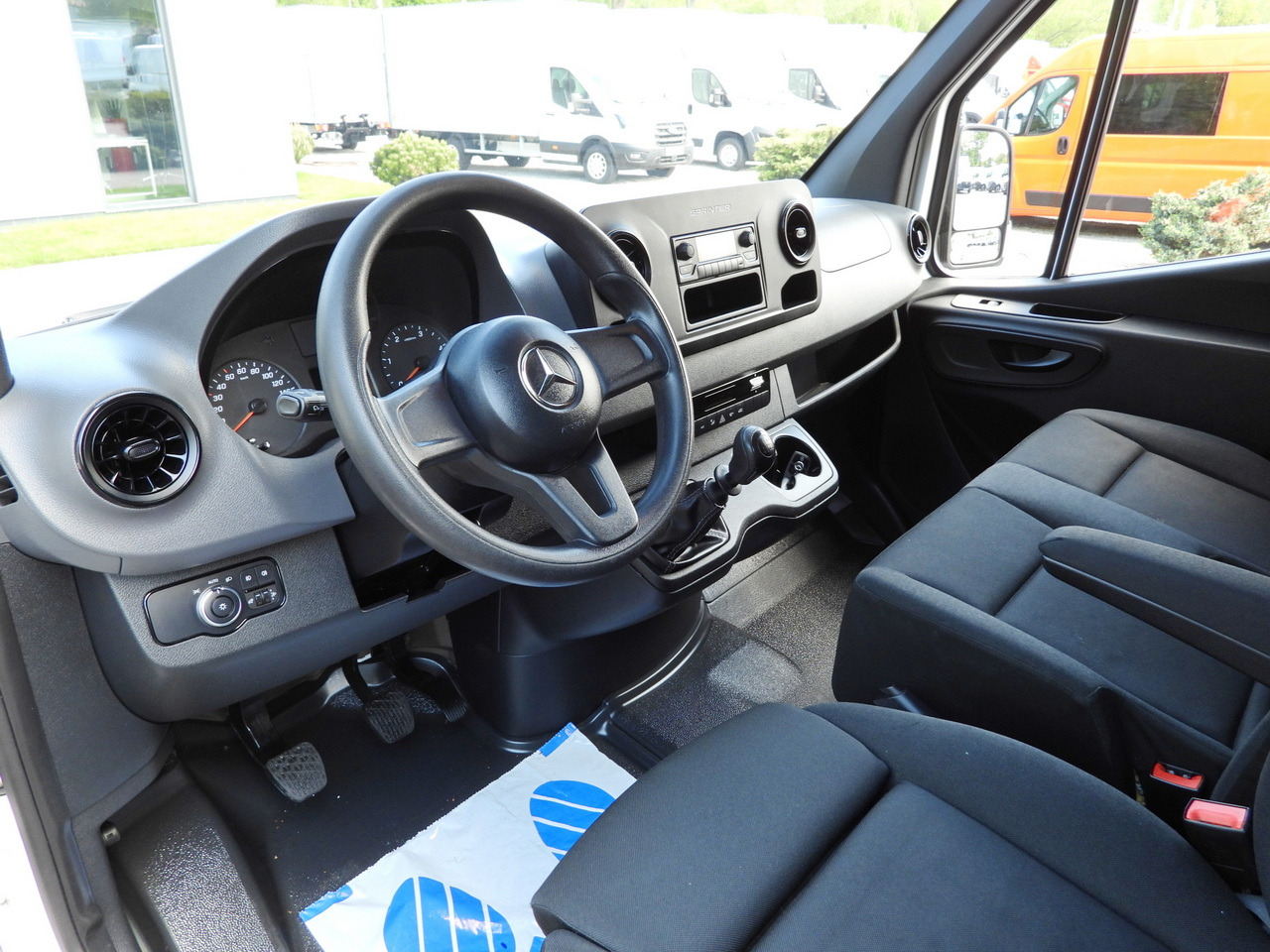 MERCEDES SPRINTER 316 VAN AIR CONDITIONING 165HP - Furgon: slika MERCEDES SPRINTER 316 VAN AIR CONDITIONING 165HP - Furgon MERCEDES SPRINTER 316 VAN AIR CONDITIONING 165HP - Furgon: slika MERCEDES SPRINTER 316 VAN AIR CONDITIONING 165HP - Furgon