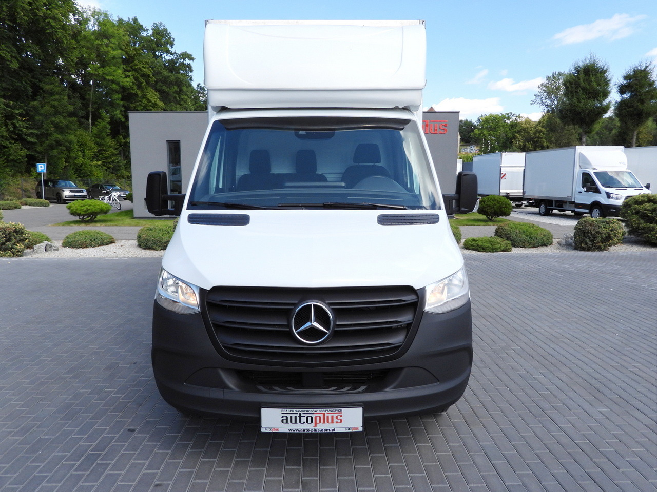 MERCEDES SPRINTER 514 BOX LIFT 8 PALLETS CRUISE CONTROL TWIN WHEELS AIR CONDITIONING 140HP - Dostavno vozilo sa zatvorenim sandukom: slika MERCEDES SPRINTER 514 BOX LIFT 8 PALLETS CRUISE CONTROL TWIN WHEELS AIR CONDITIONING 140HP - Dostavno vozilo sa zatvorenim sandukom MERCEDES SPRINTER 514 BOX LIFT 8 PALLETS CRUISE CONTROL TWIN WHEELS AIR CONDITIONING 140HP - Dostavno vozilo sa zatvorenim sandukom: slika MERCEDES SPRINTER 514 BOX LIFT 8 PALLETS CRUISE CONTROL TWIN WHEELS AIR CONDITIONING 140HP - Dostavno vozilo sa zatvorenim sandukom