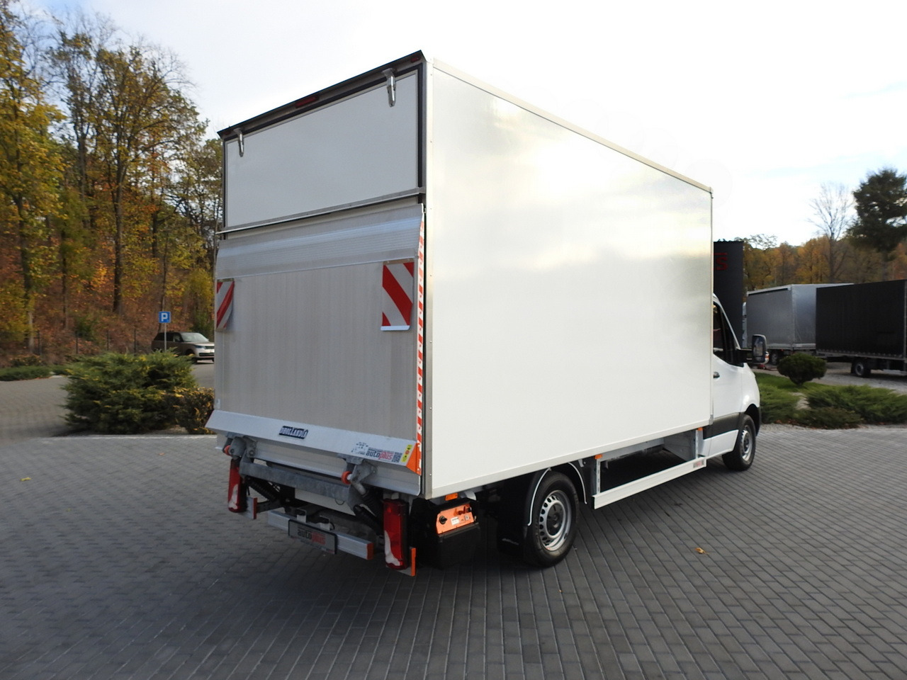 MERCEDES SPRINTER BOX LIFT 8 PALLETS AIR CONDITIONING 150HP - Dostavno vozilo sa zatvorenim sandukom: slika MERCEDES SPRINTER BOX LIFT 8 PALLETS AIR CONDITIONING 150HP - Dostavno vozilo sa zatvorenim sandukom MERCEDES SPRINTER BOX LIFT 8 PALLETS AIR CONDITIONING 150HP - Dostavno vozilo sa zatvorenim sandukom: slika MERCEDES SPRINTER BOX LIFT 8 PALLETS AIR CONDITIONING 150HP - Dostavno vozilo sa zatvorenim sandukom