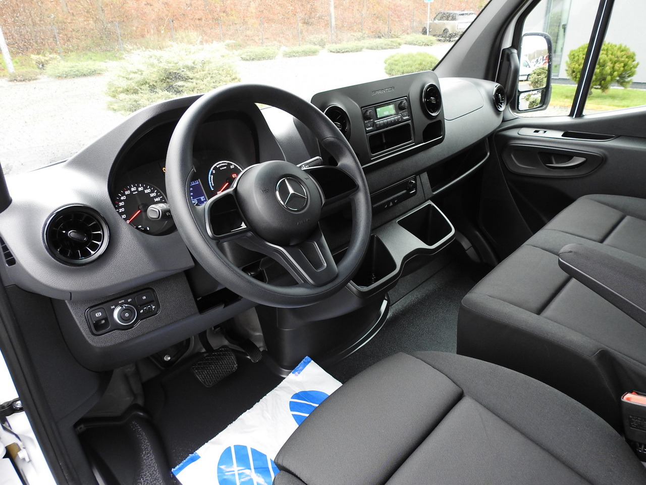 MERCEDES eSprinter NEW ELECTRIC VAN AUTOMATIC TRANSMISSION GUARANTEE 95HP - Furgon, Električno dostavno vozilo: slika MERCEDES eSprinter NEW ELECTRIC VAN AUTOMATIC TRANSMISSION GUARANTEE 95HP - Furgon, Električno dostavno vozilo MERCEDES eSprinter NEW ELECTRIC VAN AUTOMATIC TRANSMISSION GUARANTEE 95HP - Furgon, Električno dostavno vozilo: slika MERCEDES eSprinter NEW ELECTRIC VAN AUTOMATIC TRANSMISSION GUARANTEE 95HP - Furgon, Električno dostavno vozilo