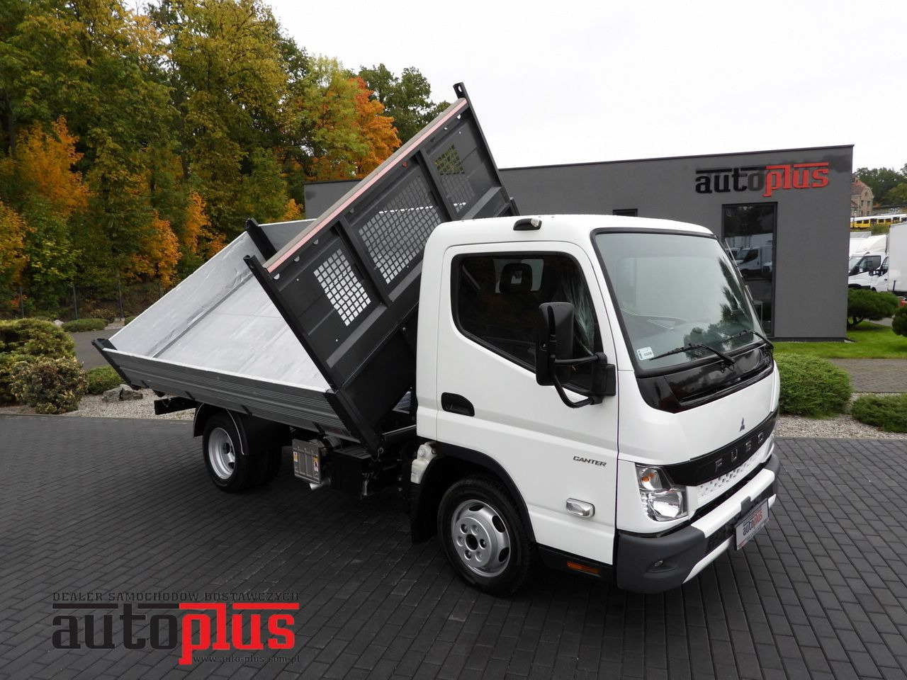 MITSUBISHI CANTER FUSO 3C15 THREE-WAY TIPPER 3 SEATS LED LIGHTS TWIN WHEELS  150HP - Mali kamion kiper: slika MITSUBISHI CANTER FUSO 3C15 THREE-WAY TIPPER 3 SEATS LED LIGHTS TWIN WHEELS  150HP - Mali kamion kiper MITSUBISHI CANTER FUSO 3C15 THREE-WAY TIPPER 3 SEATS LED LIGHTS TWIN WHEELS  150HP - Mali kamion kiper: slika MITSUBISHI CANTER FUSO 3C15 THREE-WAY TIPPER 3 SEATS LED LIGHTS TWIN WHEELS  150HP - Mali kamion kiper