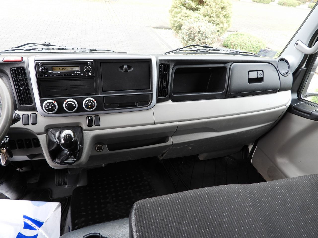 Mali kamion kiper MITSUBISHI CANTER FUSO 3C15 THREE-WAY TIPPER 3 SEATS LED LIGHTS TWIN WHEELS 150HP: slika Mali kamion kiper MITSUBISHI CANTER FUSO 3C15 THREE-WAY TIPPER 3 SEATS LED LIGHTS TWIN WHEELS 150HP Mali kamion kiper MITSUBISHI CANTER FUSO 3C15 THREE-WAY TIPPER 3 SEATS LED LIGHTS TWIN WHEELS 150HP: slika Mali kamion kiper MITSUBISHI CANTER FUSO 3C15 THREE-WAY TIPPER 3 SEATS LED LIGHTS TWIN WHEELS 150HP