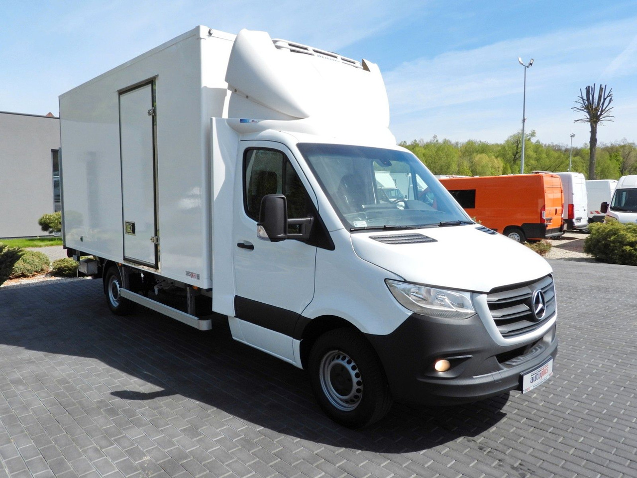 Mercedes-Benz SPRINTER 316 KÜHLKOFFER 0*C AUFZUG 8 PALETTEN - Dostavno vozilo hladnjača: slika Mercedes-Benz SPRINTER 316 KÜHLKOFFER 0*C AUFZUG 8 PALETTEN - Dostavno vozilo hladnjača Mercedes-Benz SPRINTER 316 KÜHLKOFFER 0*C AUFZUG 8 PALETTEN - Dostavno vozilo hladnjača: slika Mercedes-Benz SPRINTER 316 KÜHLKOFFER 0*C AUFZUG 8 PALETTEN - Dostavno vozilo hladnjača