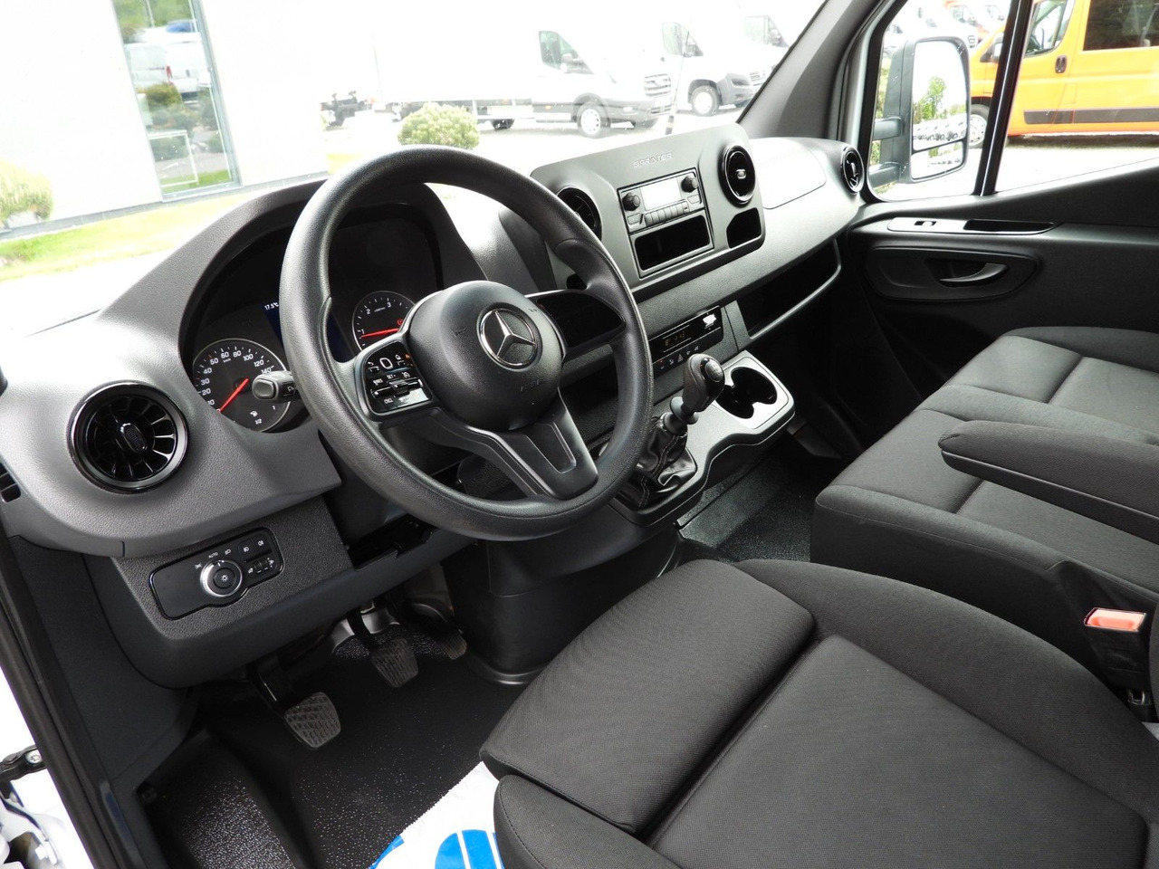 Mercedes-Benz SPRINTER 519 PRITSCHE PLANE 8 PALETTEN WEBASTO - Dostavno vozilo s ceradom: slika Mercedes-Benz SPRINTER 519 PRITSCHE PLANE 8 PALETTEN WEBASTO - Dostavno vozilo s ceradom Mercedes-Benz SPRINTER 519 PRITSCHE PLANE 8 PALETTEN WEBASTO - Dostavno vozilo s ceradom: slika Mercedes-Benz SPRINTER 519 PRITSCHE PLANE 8 PALETTEN WEBASTO - Dostavno vozilo s ceradom