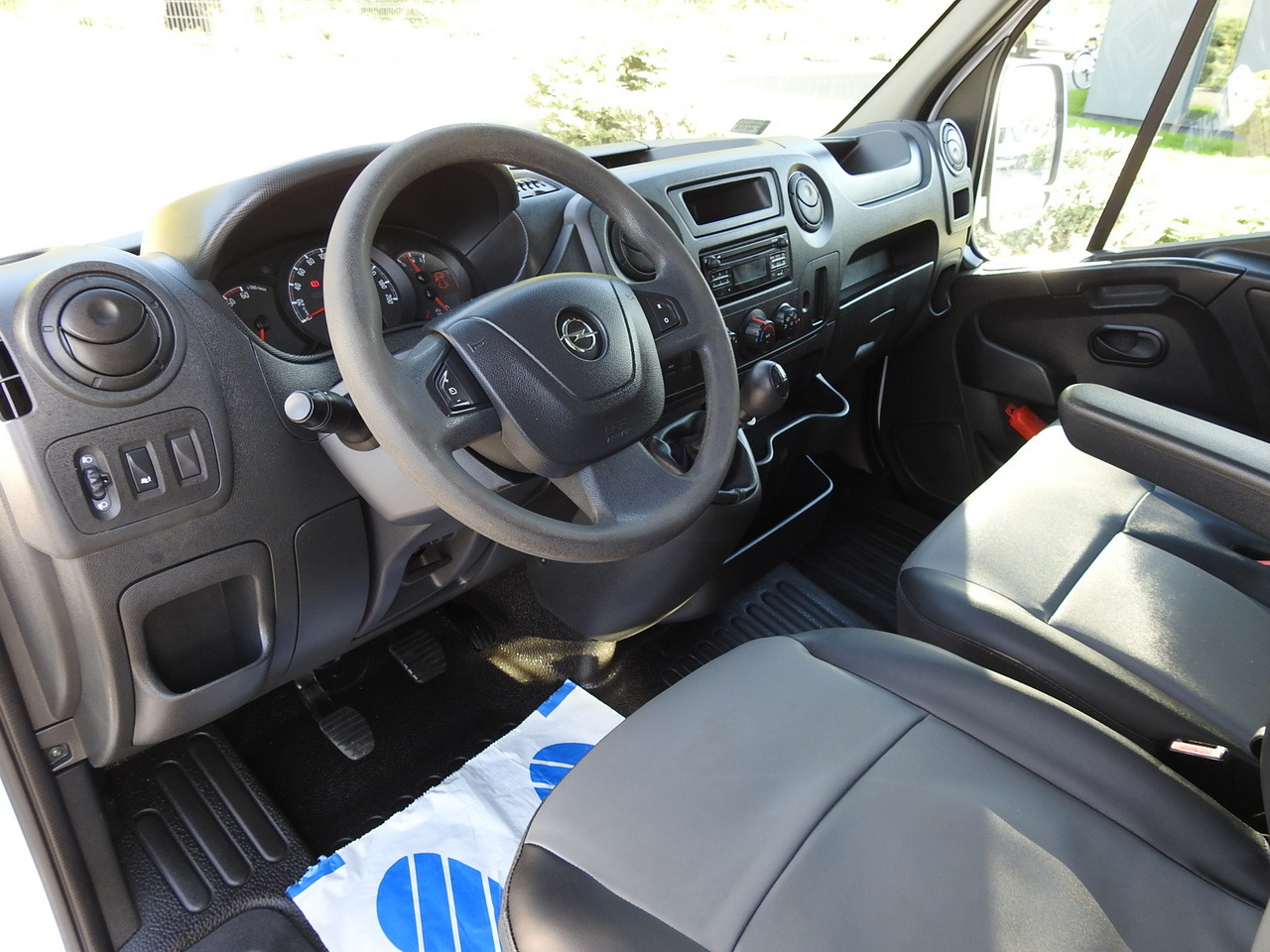 OPEL MOVANO STAKE BODY DOUBLE CABIN DOKA 7 SEATS CRUISE CONTROL AIR CONDITIONING 130HP - Dostavno vozilo s dvostrukom kabinom: slika OPEL MOVANO STAKE BODY DOUBLE CABIN DOKA 7 SEATS CRUISE CONTROL AIR CONDITIONING 130HP - Dostavno vozilo s dvostrukom kabinom OPEL MOVANO STAKE BODY DOUBLE CABIN DOKA 7 SEATS CRUISE CONTROL AIR CONDITIONING 130HP - Dostavno vozilo s dvostrukom kabinom: slika OPEL MOVANO STAKE BODY DOUBLE CABIN DOKA 7 SEATS CRUISE CONTROL AIR CONDITIONING 130HP - Dostavno vozilo s dvostrukom kabinom