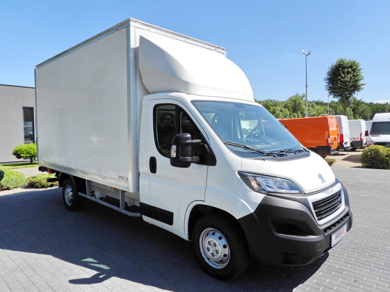 PEUGEOT BOXER BOX LIFT 8 PALLETS CRUISE CONTROL AIR CONDITIONING  130HP - Dostavno vozilo hladnjača: slika PEUGEOT BOXER BOX LIFT 8 PALLETS CRUISE CONTROL AIR CONDITIONING  130HP - Dostavno vozilo hladnjača PEUGEOT BOXER BOX LIFT 8 PALLETS CRUISE CONTROL AIR CONDITIONING  130HP - Dostavno vozilo hladnjača: slika PEUGEOT BOXER BOX LIFT 8 PALLETS CRUISE CONTROL AIR CONDITIONING  130HP - Dostavno vozilo hladnjača
