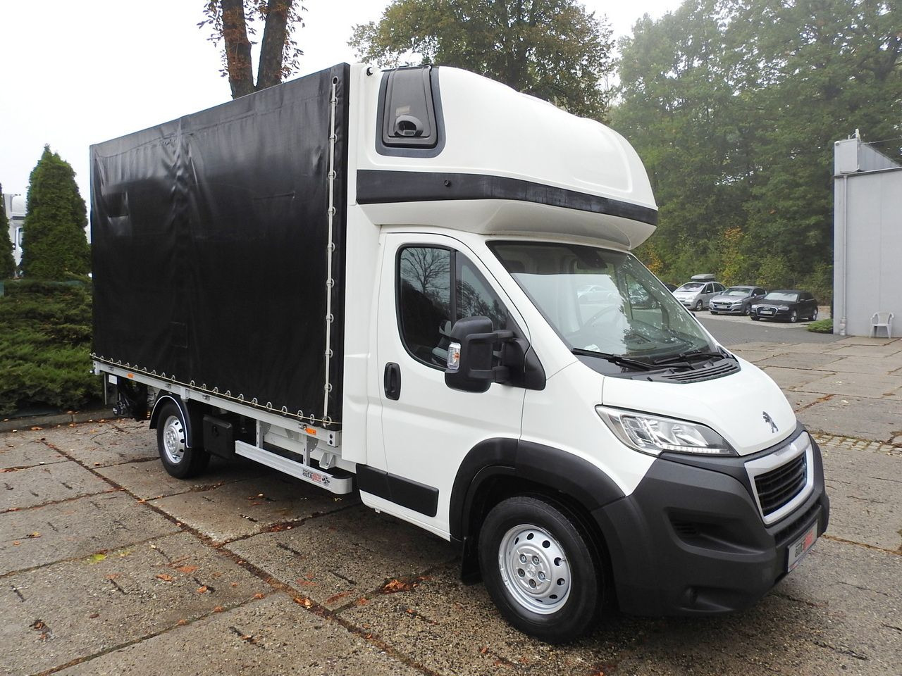 PEUGEOT BOXER  TARPAULIN LIFT 8 PALLETS WEBASTO LED LIGHTS AIR CONDITIONING  165HP - Dostavno vozilo s ceradom: slika PEUGEOT BOXER  TARPAULIN LIFT 8 PALLETS WEBASTO LED LIGHTS AIR CONDITIONING  165HP - Dostavno vozilo s ceradom PEUGEOT BOXER  TARPAULIN LIFT 8 PALLETS WEBASTO LED LIGHTS AIR CONDITIONING  165HP - Dostavno vozilo s ceradom: slika PEUGEOT BOXER  TARPAULIN LIFT 8 PALLETS WEBASTO LED LIGHTS AIR CONDITIONING  165HP - Dostavno vozilo s ceradom