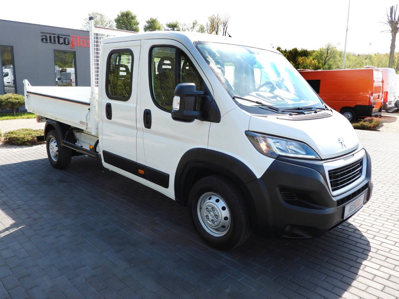 Peugeot BOXER KIPPER DOPPELKABINE DOKA 7 SITZE TEMPOMAT - Mali kamion kiper, Dostavno vozilo s dvostrukom kabinom: slika Peugeot BOXER KIPPER DOPPELKABINE DOKA 7 SITZE TEMPOMAT - Mali kamion kiper, Dostavno vozilo s dvostrukom kabinom Peugeot BOXER KIPPER DOPPELKABINE DOKA 7 SITZE TEMPOMAT - Mali kamion kiper, Dostavno vozilo s dvostrukom kabinom: slika Peugeot BOXER KIPPER DOPPELKABINE DOKA 7 SITZE TEMPOMAT - Mali kamion kiper, Dostavno vozilo s dvostrukom kabinom