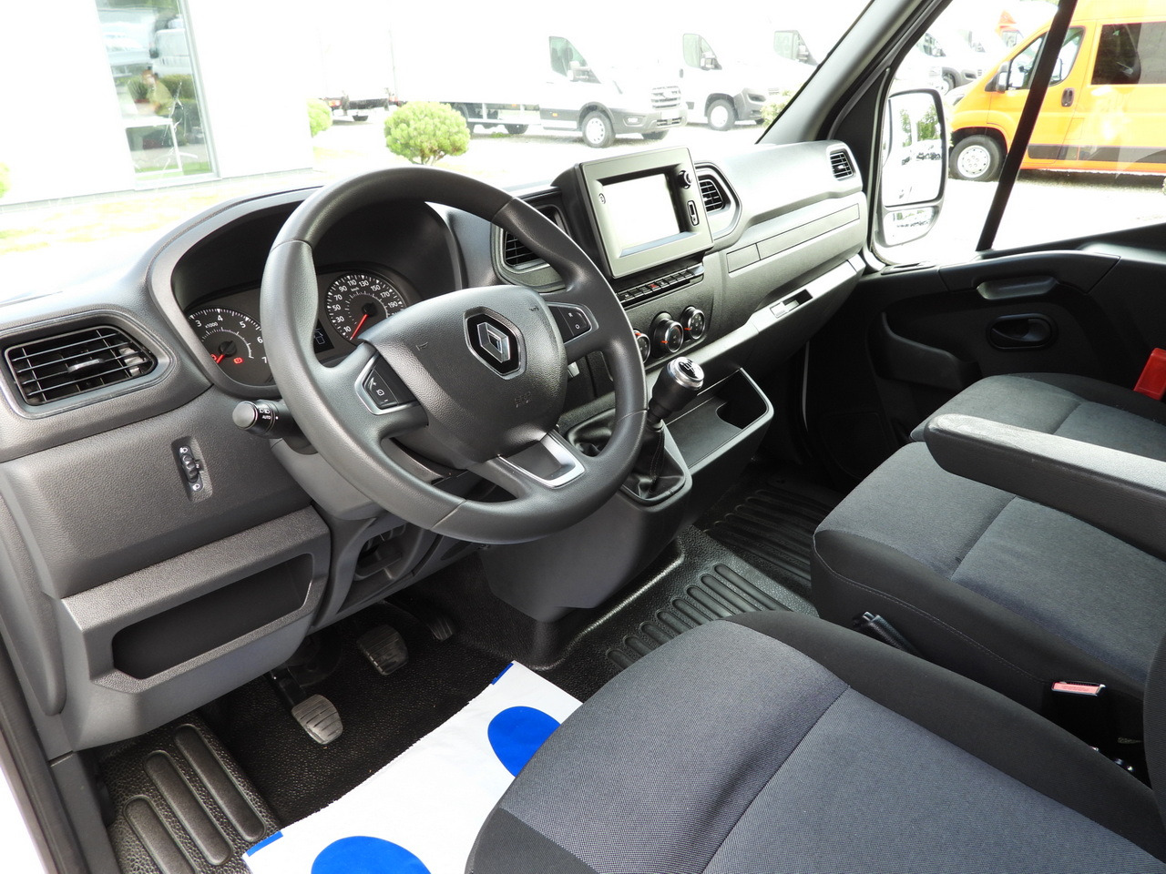 RENAULT MASTER BOX DELIVERY VAN 7 SEATS CRUISE CONTROL NAVIGATION LED LIGHTS AIR CONDITIONING 135HP - Furgon: slika RENAULT MASTER BOX DELIVERY VAN 7 SEATS CRUISE CONTROL NAVIGATION LED LIGHTS AIR CONDITIONING 135HP - Furgon RENAULT MASTER BOX DELIVERY VAN 7 SEATS CRUISE CONTROL NAVIGATION LED LIGHTS AIR CONDITIONING 135HP - Furgon: slika RENAULT MASTER BOX DELIVERY VAN 7 SEATS CRUISE CONTROL NAVIGATION LED LIGHTS AIR CONDITIONING 135HP - Furgon