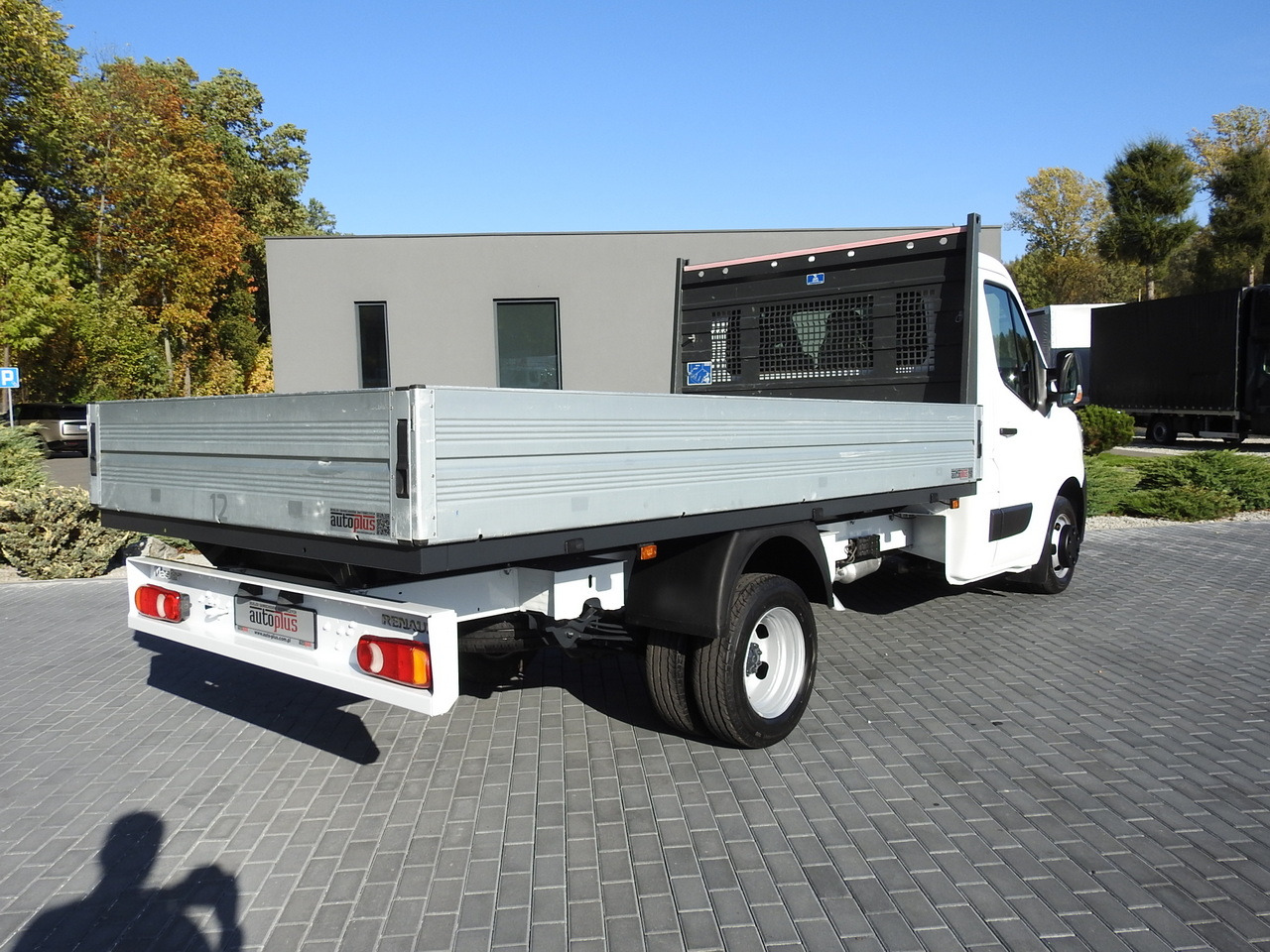 RENAULT MASTER STAKE BODY CRUISE CONTROL AIR CONDITIONING LED LIGHTS TWIN WHEELS 130HP - Dostavno vozilo s ravnom platformom: slika RENAULT MASTER STAKE BODY CRUISE CONTROL AIR CONDITIONING LED LIGHTS TWIN WHEELS 130HP - Dostavno vozilo s ravnom platformom RENAULT MASTER STAKE BODY CRUISE CONTROL AIR CONDITIONING LED LIGHTS TWIN WHEELS 130HP - Dostavno vozilo s ravnom platformom: slika RENAULT MASTER STAKE BODY CRUISE CONTROL AIR CONDITIONING LED LIGHTS TWIN WHEELS 130HP - Dostavno vozilo s ravnom platformom