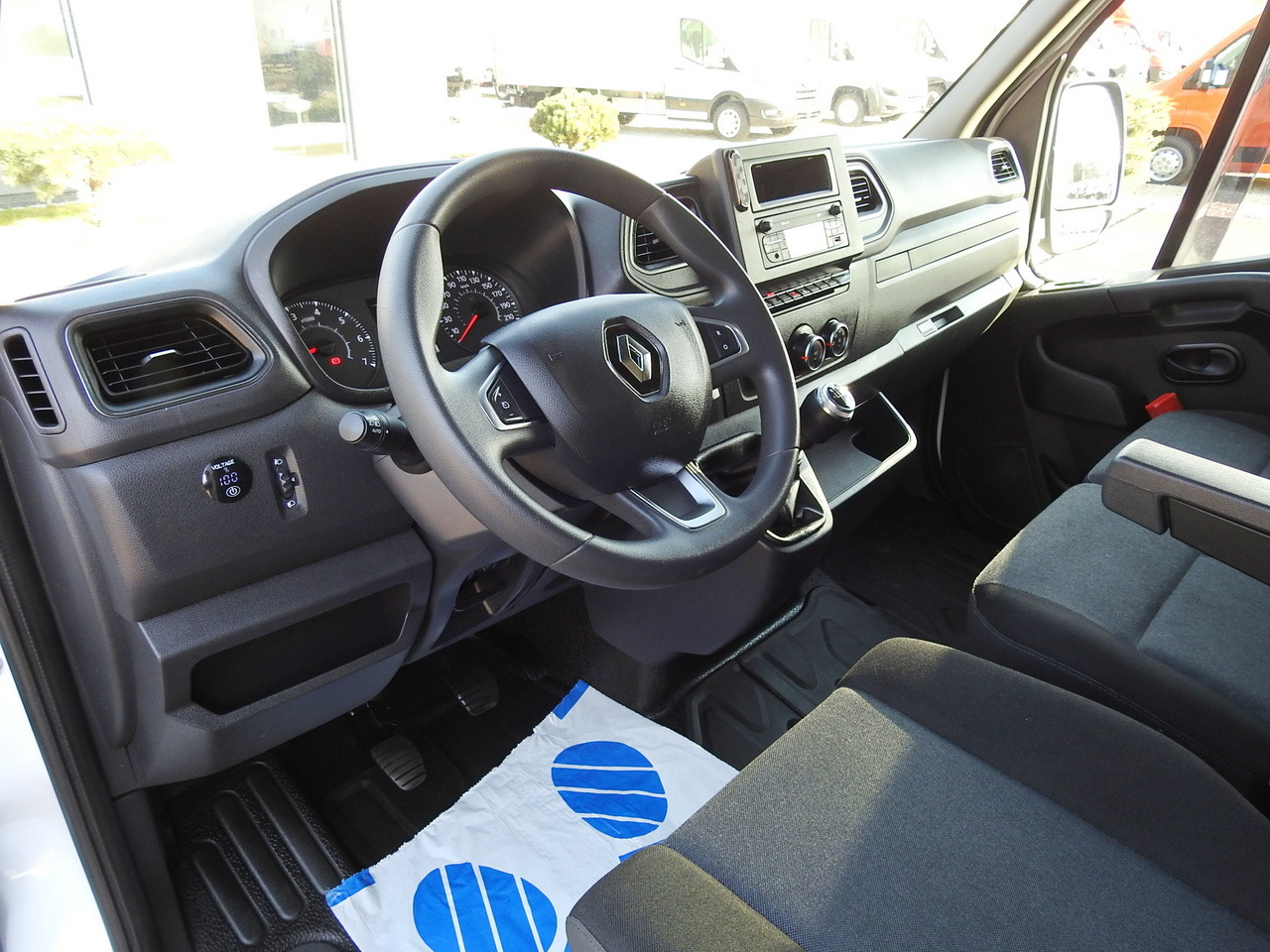 RENAULT MASTER TARPAULIN 10 PALLETS WEBASTO CRUISE CONTROL LED LIGHTS PNEUMATICS AIR CONDITIONING 165HP - Dostavno vozilo s ceradom: slika RENAULT MASTER TARPAULIN 10 PALLETS WEBASTO CRUISE CONTROL LED LIGHTS PNEUMATICS AIR CONDITIONING 165HP - Dostavno vozilo s ceradom RENAULT MASTER TARPAULIN 10 PALLETS WEBASTO CRUISE CONTROL LED LIGHTS PNEUMATICS AIR CONDITIONING 165HP - Dostavno vozilo s ceradom: slika RENAULT MASTER TARPAULIN 10 PALLETS WEBASTO CRUISE CONTROL LED LIGHTS PNEUMATICS AIR CONDITIONING 165HP - Dostavno vozilo s ceradom