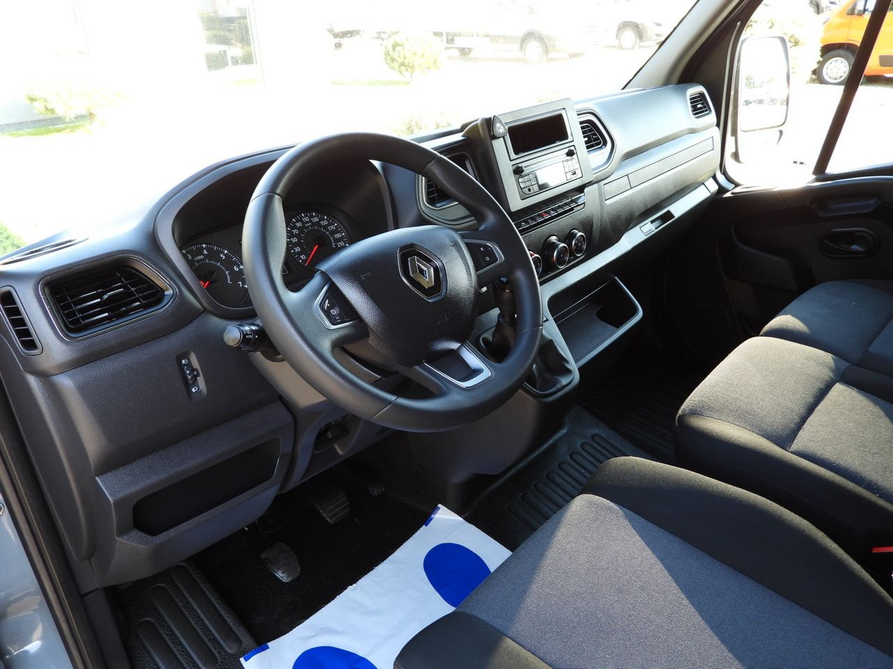 RENAULT MASTER TARPAULIN 10 PALLETS WEBASTO CRUISE CONTROL LED LIGHTS PNEUMATICS AIR CONDITIONING 165HP - Dostavno vozilo s ceradom: slika RENAULT MASTER TARPAULIN 10 PALLETS WEBASTO CRUISE CONTROL LED LIGHTS PNEUMATICS AIR CONDITIONING 165HP - Dostavno vozilo s ceradom RENAULT MASTER TARPAULIN 10 PALLETS WEBASTO CRUISE CONTROL LED LIGHTS PNEUMATICS AIR CONDITIONING 165HP - Dostavno vozilo s ceradom: slika RENAULT MASTER TARPAULIN 10 PALLETS WEBASTO CRUISE CONTROL LED LIGHTS PNEUMATICS AIR CONDITIONING 165HP - Dostavno vozilo s ceradom