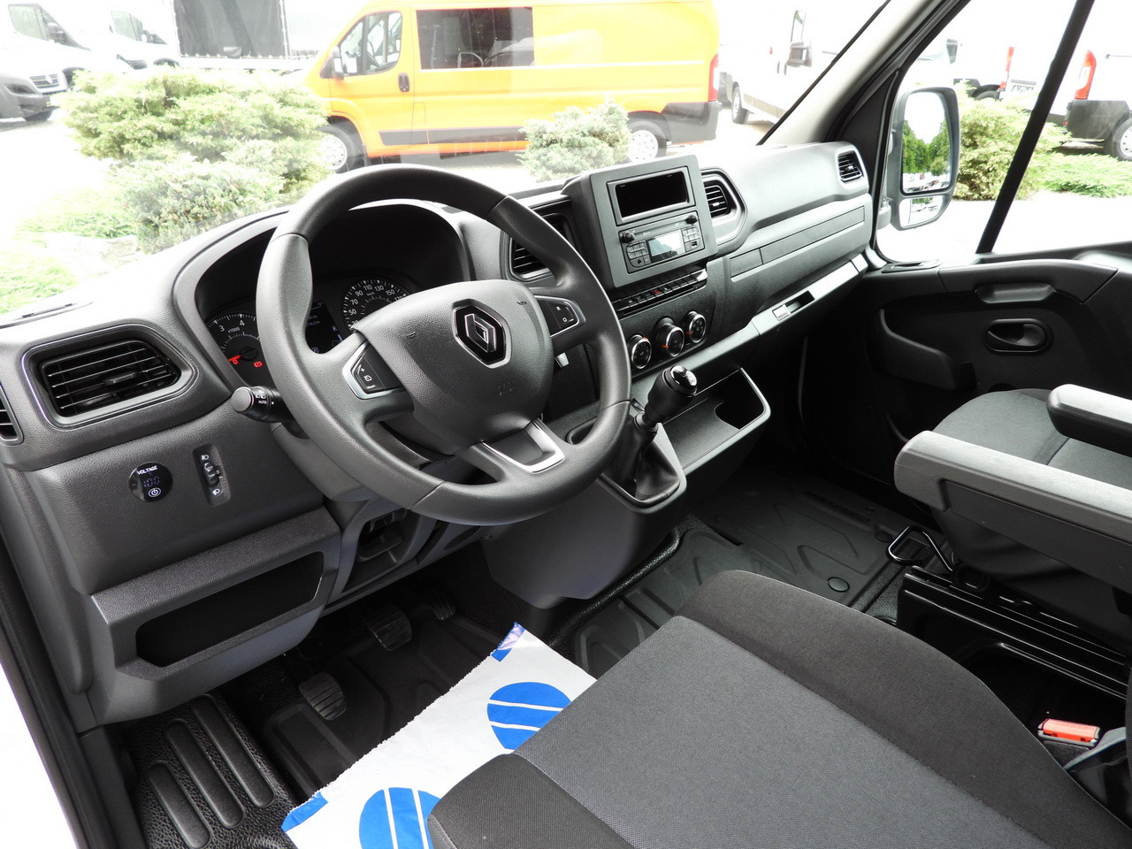 RENAULT MASTER TARPAULIN 10 PALLETS WEBASTO CRUISE CONTROL LED LIGHTS PNEUMATICS AIR CONDITIONING 165HP - Dostavno vozilo s ceradom: slika RENAULT MASTER TARPAULIN 10 PALLETS WEBASTO CRUISE CONTROL LED LIGHTS PNEUMATICS AIR CONDITIONING 165HP - Dostavno vozilo s ceradom RENAULT MASTER TARPAULIN 10 PALLETS WEBASTO CRUISE CONTROL LED LIGHTS PNEUMATICS AIR CONDITIONING 165HP - Dostavno vozilo s ceradom: slika RENAULT MASTER TARPAULIN 10 PALLETS WEBASTO CRUISE CONTROL LED LIGHTS PNEUMATICS AIR CONDITIONING 165HP - Dostavno vozilo s ceradom