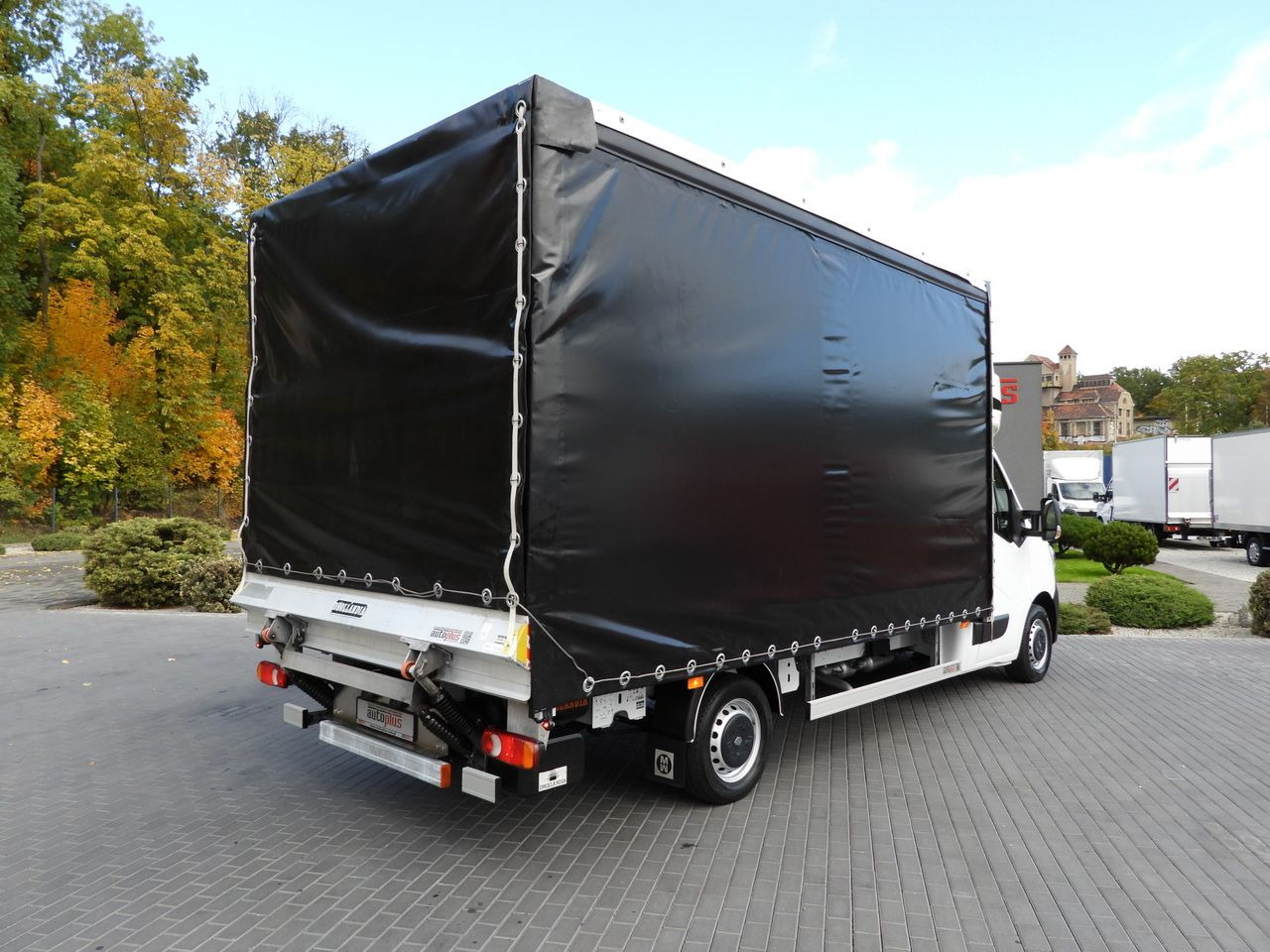 RENAULT MASTER TARPAULIN LIFT 10 PALLETS CRUISE CONTROL LED LIGHTS AIR CONDITIONING 165HP - Dostavno vozilo s ceradom: slika RENAULT MASTER TARPAULIN LIFT 10 PALLETS CRUISE CONTROL LED LIGHTS AIR CONDITIONING 165HP - Dostavno vozilo s ceradom RENAULT MASTER TARPAULIN LIFT 10 PALLETS CRUISE CONTROL LED LIGHTS AIR CONDITIONING 165HP - Dostavno vozilo s ceradom: slika RENAULT MASTER TARPAULIN LIFT 10 PALLETS CRUISE CONTROL LED LIGHTS AIR CONDITIONING 165HP - Dostavno vozilo s ceradom