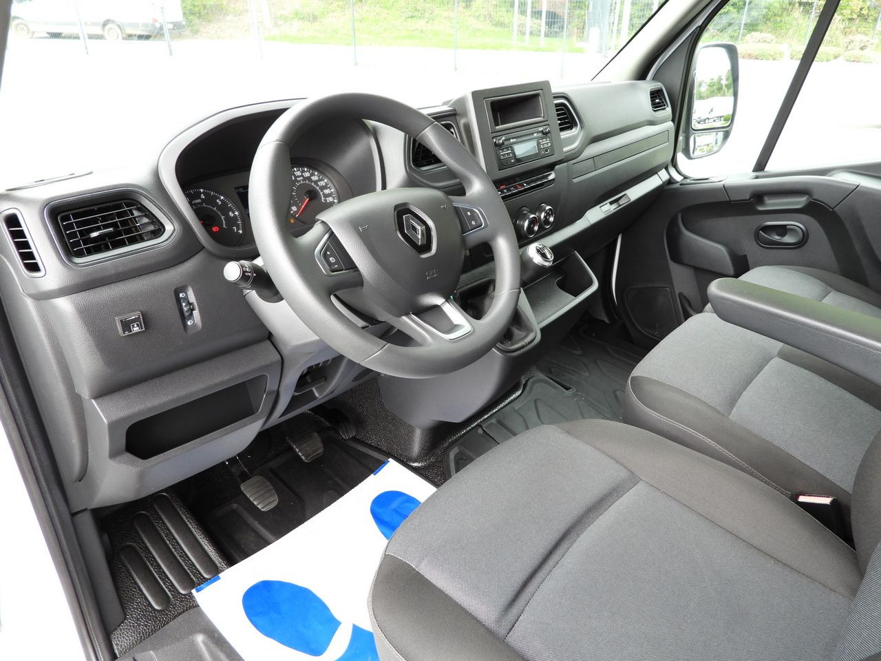 RENAULT MASTER TARPAULIN LIFT 9 PALLETS WEBASTO CRUISE CONTROL LED LIGHTS PNEUMATICS AIR CONDITIONING 165HP - Dostavno vozilo s ceradom: slika RENAULT MASTER TARPAULIN LIFT 9 PALLETS WEBASTO CRUISE CONTROL LED LIGHTS PNEUMATICS AIR CONDITIONING 165HP - Dostavno vozilo s ceradom RENAULT MASTER TARPAULIN LIFT 9 PALLETS WEBASTO CRUISE CONTROL LED LIGHTS PNEUMATICS AIR CONDITIONING 165HP - Dostavno vozilo s ceradom: slika RENAULT MASTER TARPAULIN LIFT 9 PALLETS WEBASTO CRUISE CONTROL LED LIGHTS PNEUMATICS AIR CONDITIONING 165HP - Dostavno vozilo s ceradom