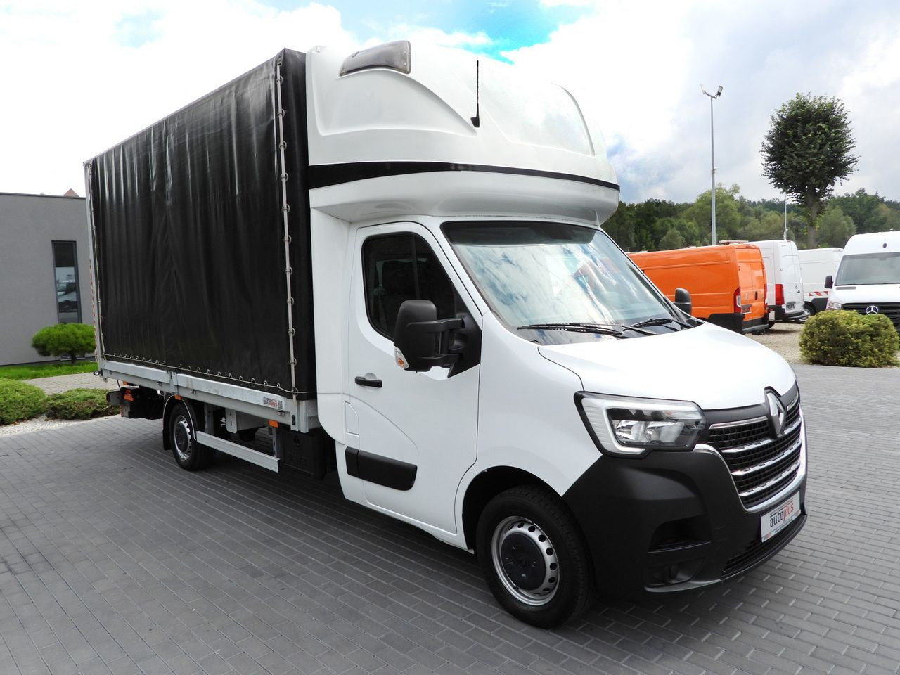 RENAULT MASTER TARPAULIN LIFT 9 PALLETS WEBASTO CRUISE CONTROL LED LIGHTS PNEUMATICS AIR CONDITIONING 165HP - Dostavno vozilo s ceradom: slika RENAULT MASTER TARPAULIN LIFT 9 PALLETS WEBASTO CRUISE CONTROL LED LIGHTS PNEUMATICS AIR CONDITIONING 165HP - Dostavno vozilo s ceradom RENAULT MASTER TARPAULIN LIFT 9 PALLETS WEBASTO CRUISE CONTROL LED LIGHTS PNEUMATICS AIR CONDITIONING 165HP - Dostavno vozilo s ceradom: slika RENAULT MASTER TARPAULIN LIFT 9 PALLETS WEBASTO CRUISE CONTROL LED LIGHTS PNEUMATICS AIR CONDITIONING 165HP - Dostavno vozilo s ceradom