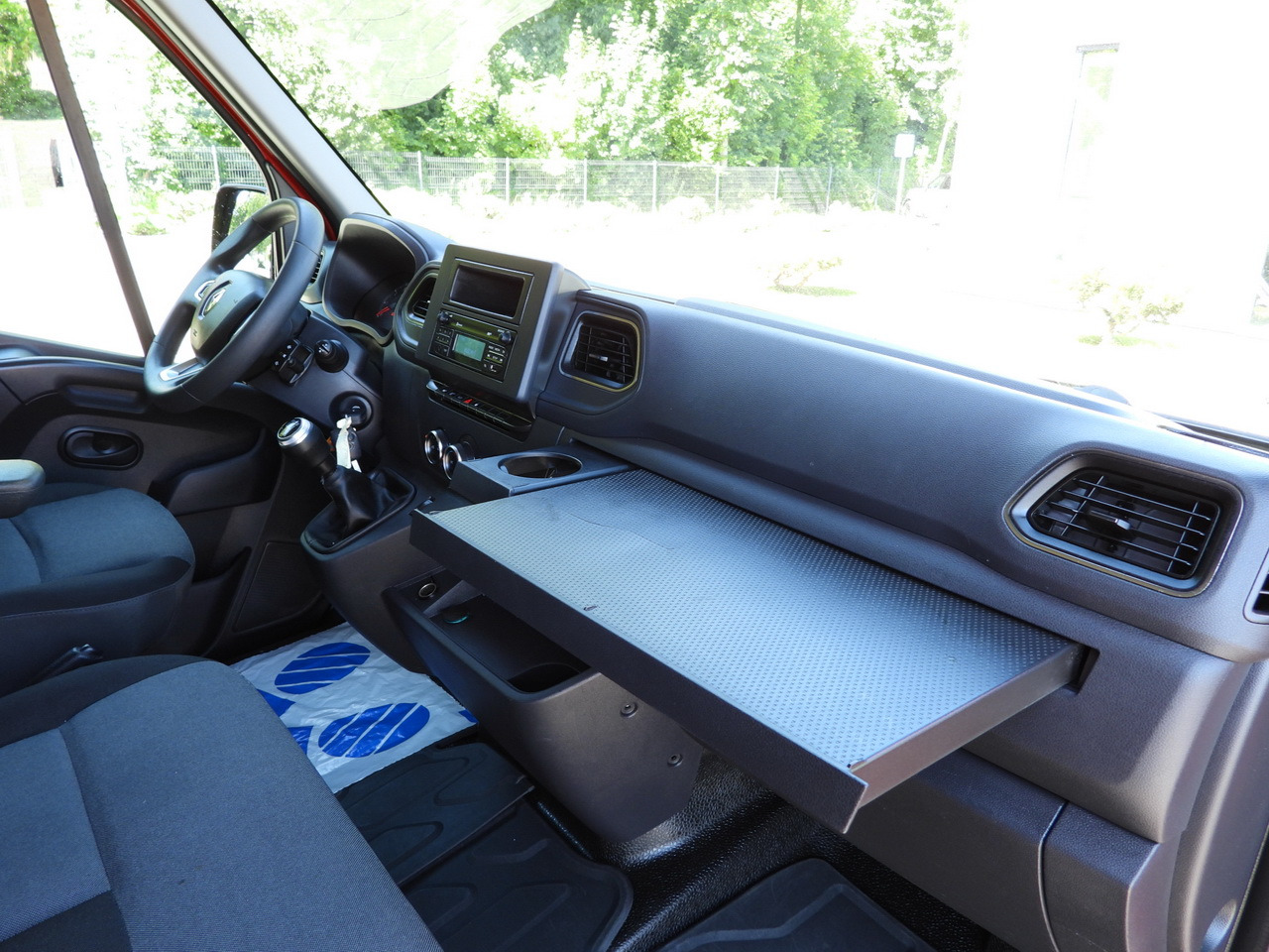 Dostavno vozilo s ceradom RENAULT MASTER  TARPAULIN WEBASTO CRUISE CONTROL LED LIGHTS PNEUMATICS AIR CONDITIONING  165HP: slika Dostavno vozilo s ceradom RENAULT MASTER  TARPAULIN WEBASTO CRUISE CONTROL LED LIGHTS PNEUMATICS AIR CONDITIONING  165HP