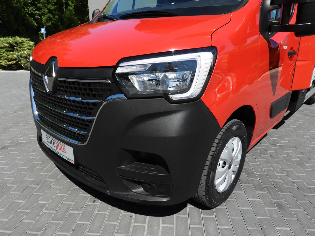 Dostavno vozilo s ceradom RENAULT MASTER  TARPAULIN WEBASTO CRUISE CONTROL LED LIGHTS PNEUMATICS AIR CONDITIONING  165HP: slika Dostavno vozilo s ceradom RENAULT MASTER  TARPAULIN WEBASTO CRUISE CONTROL LED LIGHTS PNEUMATICS AIR CONDITIONING  165HP