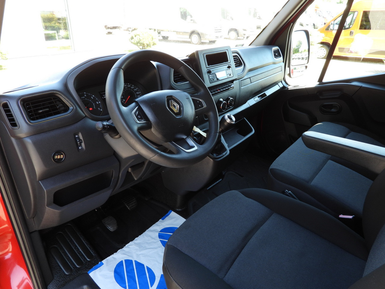 RENAULT MASTER TARPAULIN WEBASTO CRUISE CONTROL LED LIGHTS PNEUMATICS AIR CONDITIONING 165HP - Dostavno vozilo s ceradom: slika RENAULT MASTER TARPAULIN WEBASTO CRUISE CONTROL LED LIGHTS PNEUMATICS AIR CONDITIONING 165HP - Dostavno vozilo s ceradom RENAULT MASTER TARPAULIN WEBASTO CRUISE CONTROL LED LIGHTS PNEUMATICS AIR CONDITIONING 165HP - Dostavno vozilo s ceradom: slika RENAULT MASTER TARPAULIN WEBASTO CRUISE CONTROL LED LIGHTS PNEUMATICS AIR CONDITIONING 165HP - Dostavno vozilo s ceradom