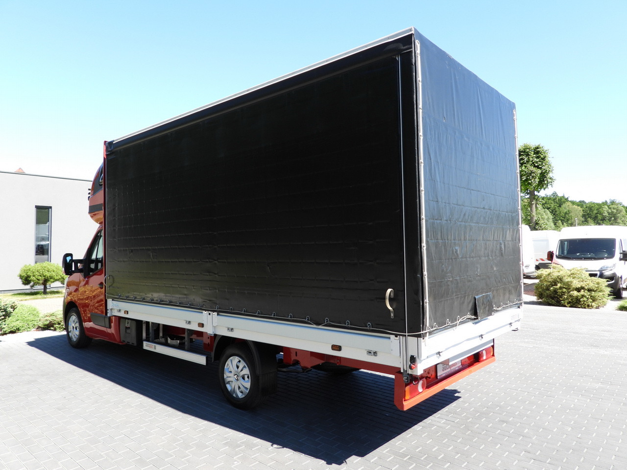 Dostavno vozilo s ceradom RENAULT MASTER  TARPAULIN WEBASTO CRUISE CONTROL LED LIGHTS PNEUMATICS AIR CONDITIONING  165HP: slika Dostavno vozilo s ceradom RENAULT MASTER  TARPAULIN WEBASTO CRUISE CONTROL LED LIGHTS PNEUMATICS AIR CONDITIONING  165HP