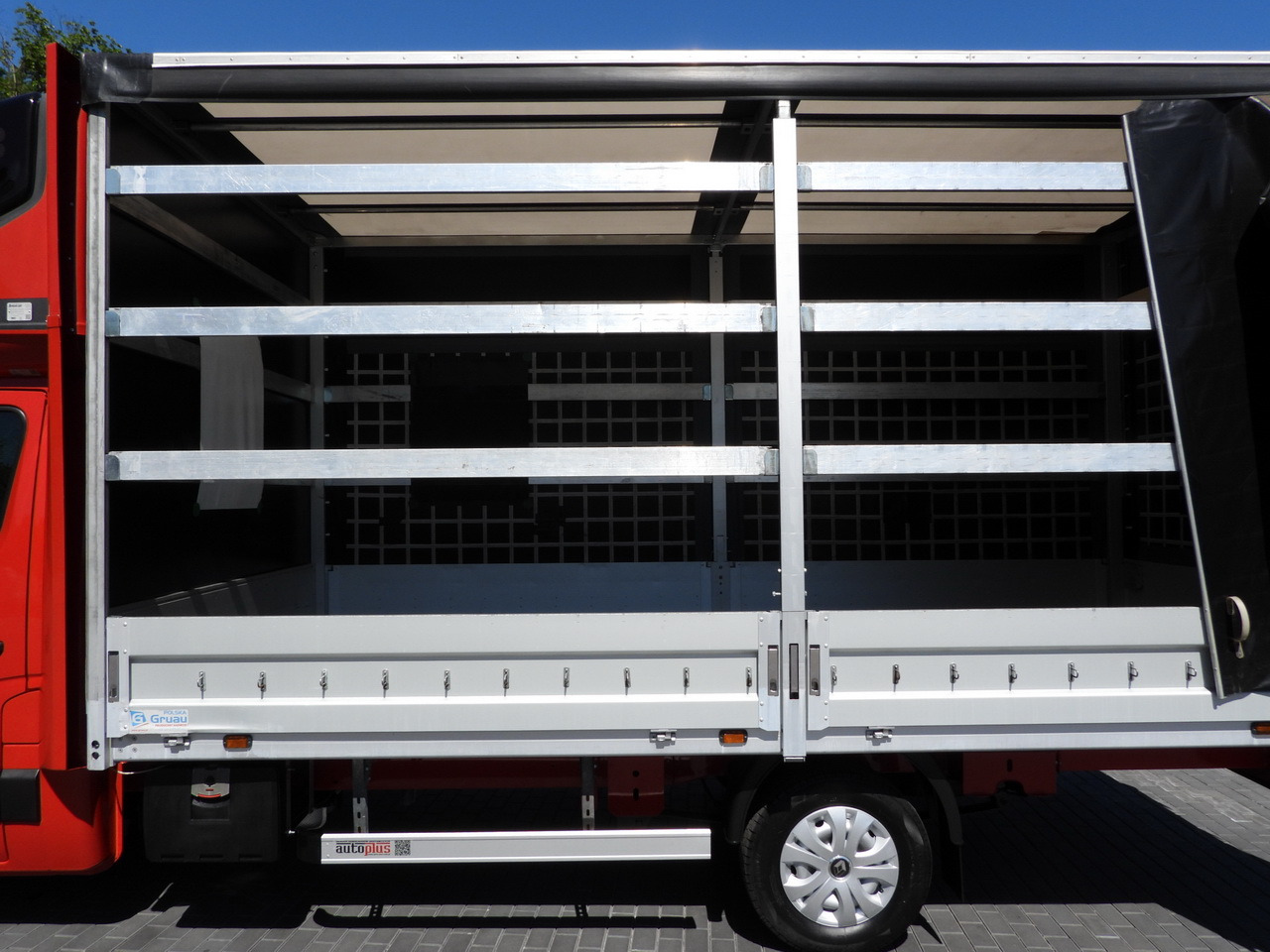 Dostavno vozilo s ceradom RENAULT MASTER  TARPAULIN WEBASTO CRUISE CONTROL LED LIGHTS PNEUMATICS AIR CONDITIONING  165HP: slika Dostavno vozilo s ceradom RENAULT MASTER  TARPAULIN WEBASTO CRUISE CONTROL LED LIGHTS PNEUMATICS AIR CONDITIONING  165HP