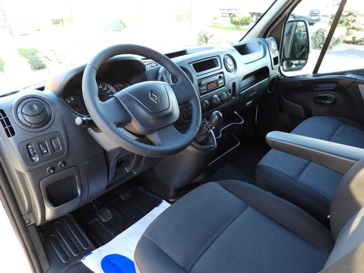 RENAULT MASTER TIPPER DOUBLE CABIN DOKA 7 SEATS CRUISE CONTROL AIR CONDITIONING 145HP - Mali kamion kiper: slika RENAULT MASTER TIPPER DOUBLE CABIN DOKA 7 SEATS CRUISE CONTROL AIR CONDITIONING 145HP - Mali kamion kiper RENAULT MASTER TIPPER DOUBLE CABIN DOKA 7 SEATS CRUISE CONTROL AIR CONDITIONING 145HP - Mali kamion kiper: slika RENAULT MASTER TIPPER DOUBLE CABIN DOKA 7 SEATS CRUISE CONTROL AIR CONDITIONING 145HP - Mali kamion kiper