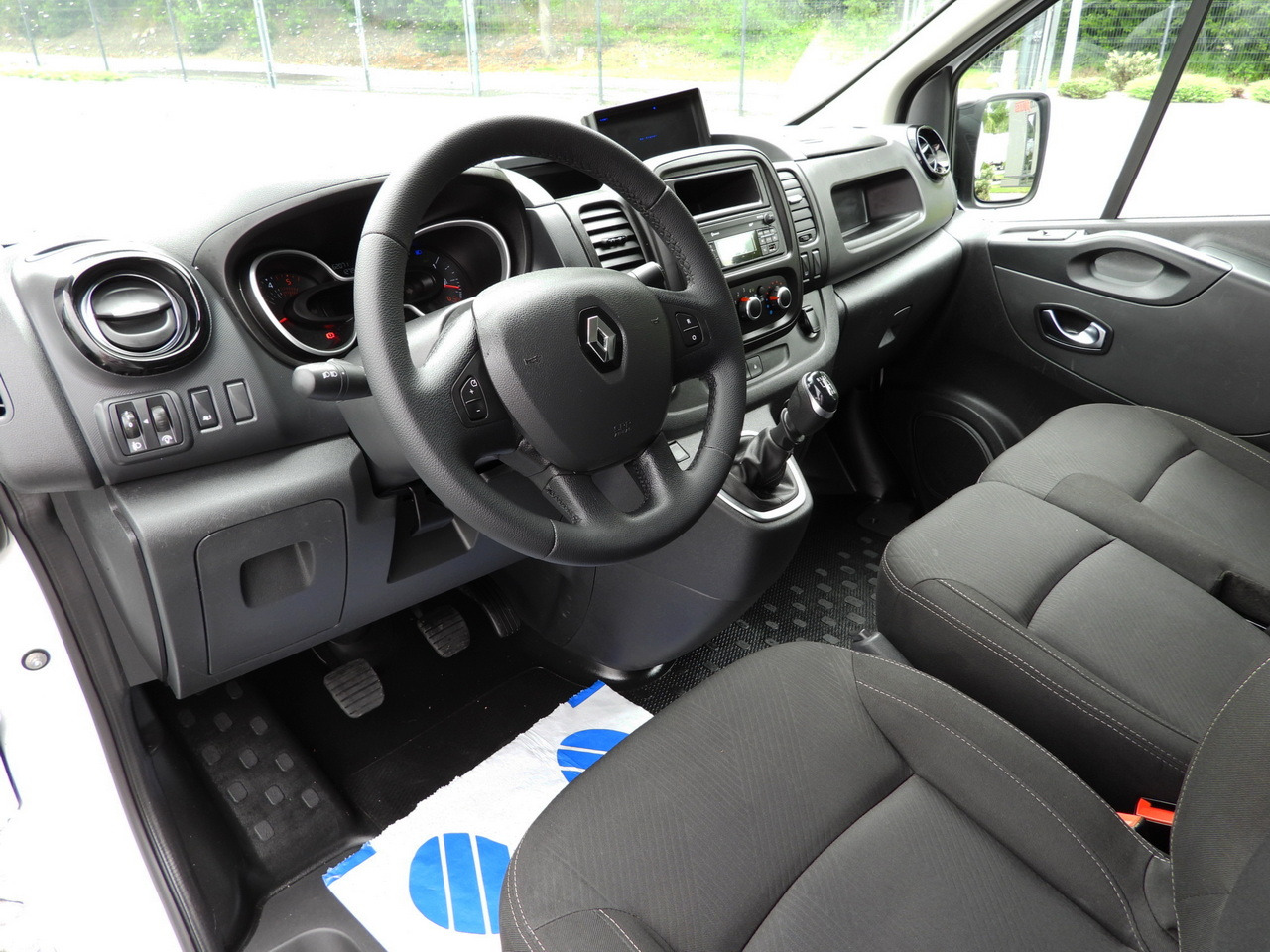 RENAULT TRAFIC REFRIGERATOR VAN -5*C POWER SUPPLY 230V CRUISE CONTROL LED LIGHTS AIR CONDITIONING 120HP - Dostavno vozilo hladnjača: slika RENAULT TRAFIC REFRIGERATOR VAN -5*C POWER SUPPLY 230V CRUISE CONTROL LED LIGHTS AIR CONDITIONING 120HP - Dostavno vozilo hladnjača RENAULT TRAFIC REFRIGERATOR VAN -5*C POWER SUPPLY 230V CRUISE CONTROL LED LIGHTS AIR CONDITIONING 120HP - Dostavno vozilo hladnjača: slika RENAULT TRAFIC REFRIGERATOR VAN -5*C POWER SUPPLY 230V CRUISE CONTROL LED LIGHTS AIR CONDITIONING 120HP - Dostavno vozilo hladnjača