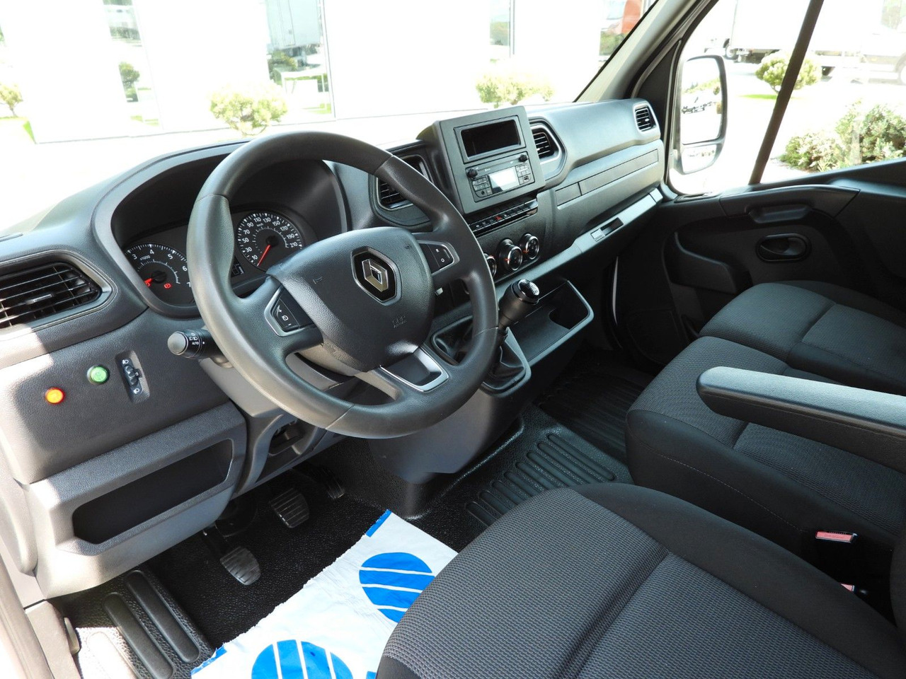Renault MASTER KOFFER AUFZUG 8 PALETTEN TEMPOMAT LED - Dostavno vozilo sa zatvorenim sandukom: slika Renault MASTER KOFFER AUFZUG 8 PALETTEN TEMPOMAT LED - Dostavno vozilo sa zatvorenim sandukom Renault MASTER KOFFER AUFZUG 8 PALETTEN TEMPOMAT LED - Dostavno vozilo sa zatvorenim sandukom: slika Renault MASTER KOFFER AUFZUG 8 PALETTEN TEMPOMAT LED - Dostavno vozilo sa zatvorenim sandukom