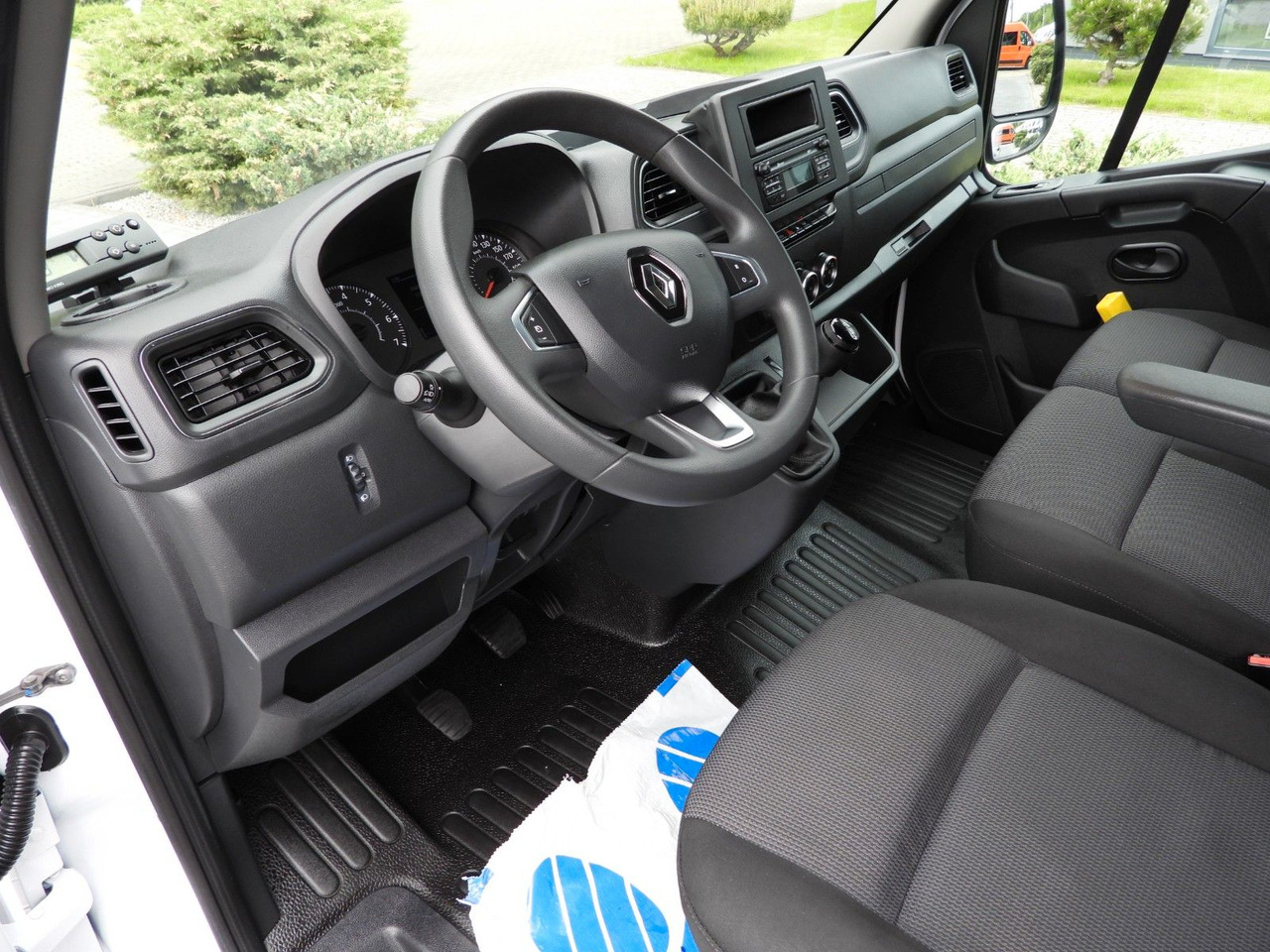 Renault MASTER KÜHLKASTENWAGEN -5*C TEMPOMAT NAVIGATION - Dostavno vozilo hladnjača: slika Renault MASTER KÜHLKASTENWAGEN -5*C TEMPOMAT NAVIGATION - Dostavno vozilo hladnjača Renault MASTER KÜHLKASTENWAGEN -5*C TEMPOMAT NAVIGATION - Dostavno vozilo hladnjača: slika Renault MASTER KÜHLKASTENWAGEN -5*C TEMPOMAT NAVIGATION - Dostavno vozilo hladnjača