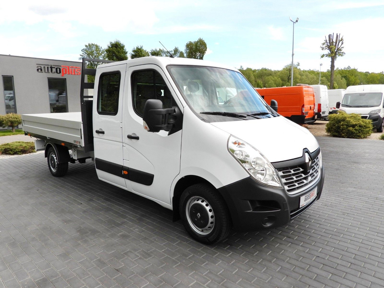 Renault MASTER PRITSCHE DOPPELKABINE DOKA 7 SITZE - Dostavno vozilo s ravnom platformom, Dostavno vozilo s dvostrukom kabinom: slika Renault MASTER PRITSCHE DOPPELKABINE DOKA 7 SITZE - Dostavno vozilo s ravnom platformom, Dostavno vozilo s dvostrukom kabinom Renault MASTER PRITSCHE DOPPELKABINE DOKA 7 SITZE - Dostavno vozilo s ravnom platformom, Dostavno vozilo s dvostrukom kabinom: slika Renault MASTER PRITSCHE DOPPELKABINE DOKA 7 SITZE - Dostavno vozilo s ravnom platformom, Dostavno vozilo s dvostrukom kabinom