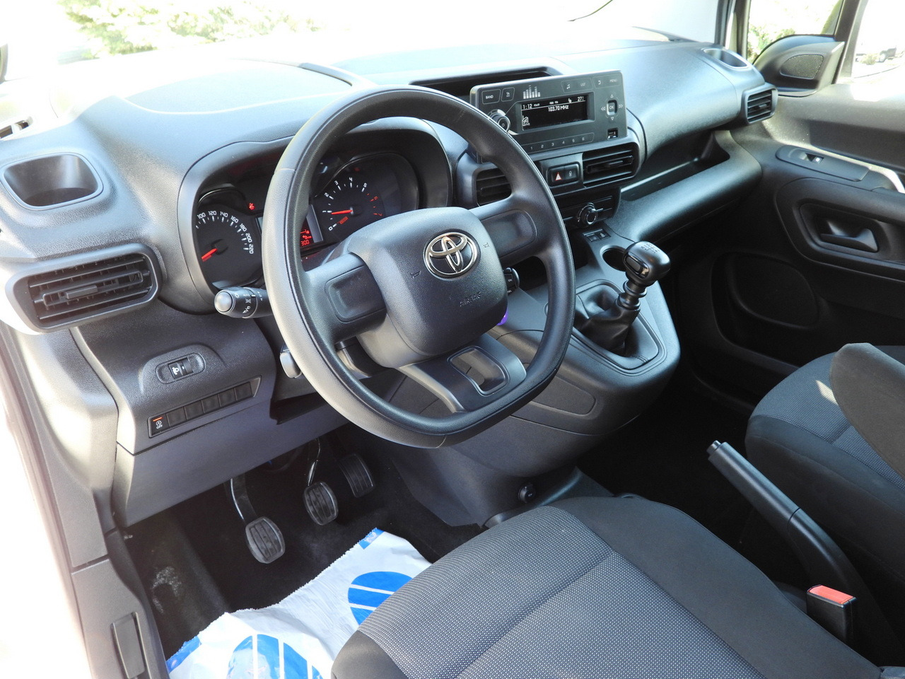 TOYOTA PROACE CITY REFRIGERATOR VAN -15*C POWER SUPPLY 230V CRUISE CONTROL AIR CONDITIONING 100HP - Dostavno vozilo hladnjača: slika TOYOTA PROACE CITY REFRIGERATOR VAN -15*C POWER SUPPLY 230V CRUISE CONTROL AIR CONDITIONING 100HP - Dostavno vozilo hladnjača TOYOTA PROACE CITY REFRIGERATOR VAN -15*C POWER SUPPLY 230V CRUISE CONTROL AIR CONDITIONING 100HP - Dostavno vozilo hladnjača: slika TOYOTA PROACE CITY REFRIGERATOR VAN -15*C POWER SUPPLY 230V CRUISE CONTROL AIR CONDITIONING 100HP - Dostavno vozilo hladnjača