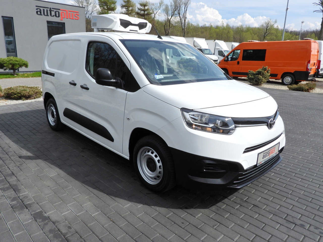 TOYOTA PROACE CITY REFRIGERATOR VAN -15*C POWER SUPPLY 230V CRUISE CONTROL AIR CONDITIONING 100HP - Dostavno vozilo hladnjača: slika TOYOTA PROACE CITY REFRIGERATOR VAN -15*C POWER SUPPLY 230V CRUISE CONTROL AIR CONDITIONING 100HP - Dostavno vozilo hladnjača TOYOTA PROACE CITY REFRIGERATOR VAN -15*C POWER SUPPLY 230V CRUISE CONTROL AIR CONDITIONING 100HP - Dostavno vozilo hladnjača: slika TOYOTA PROACE CITY REFRIGERATOR VAN -15*C POWER SUPPLY 230V CRUISE CONTROL AIR CONDITIONING 100HP - Dostavno vozilo hladnjača