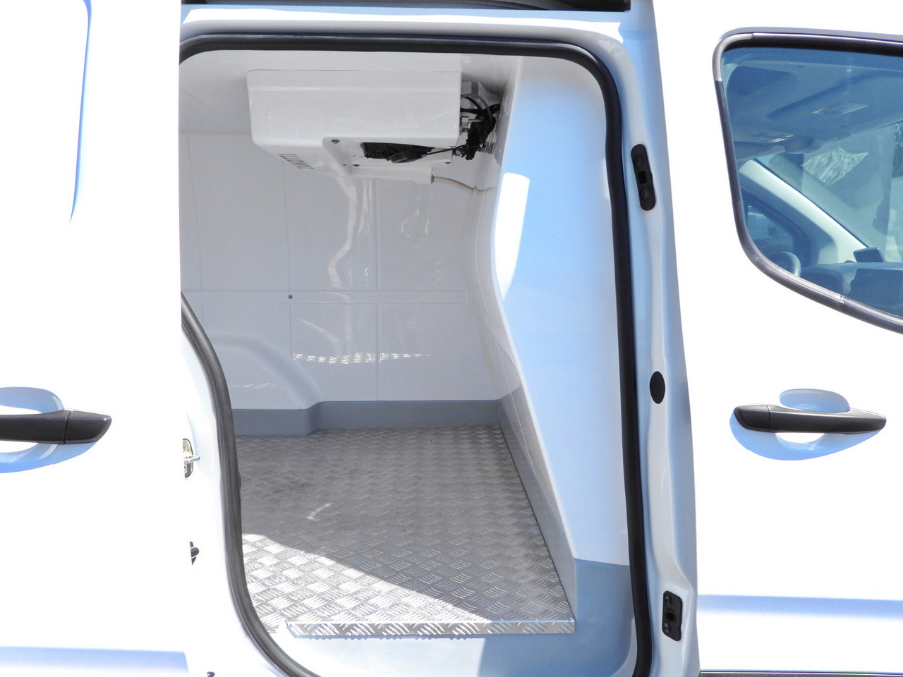 Dostavno vozilo hladnjača TOYOTA PROACE CITY REFRIGERATOR VAN -15*C POWER SUPPLY 230V CRUISE CONTROL AIR CONDITIONING 100HP: slika Dostavno vozilo hladnjača TOYOTA PROACE CITY REFRIGERATOR VAN -15*C POWER SUPPLY 230V CRUISE CONTROL AIR CONDITIONING 100HP Dostavno vozilo hladnjača TOYOTA PROACE CITY REFRIGERATOR VAN -15*C POWER SUPPLY 230V CRUISE CONTROL AIR CONDITIONING 100HP: slika Dostavno vozilo hladnjača TOYOTA PROACE CITY REFRIGERATOR VAN -15*C POWER SUPPLY 230V CRUISE CONTROL AIR CONDITIONING 100HP